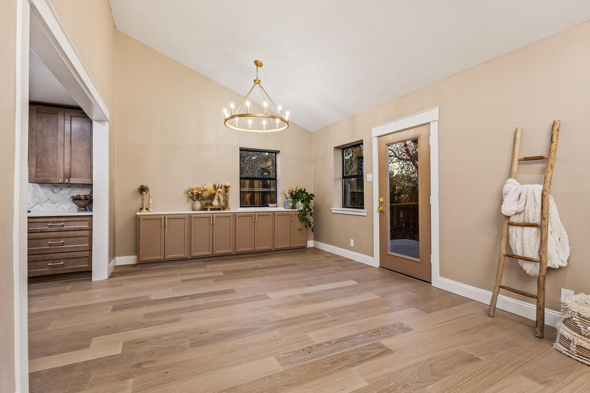 2214 Rex Cruse Drive