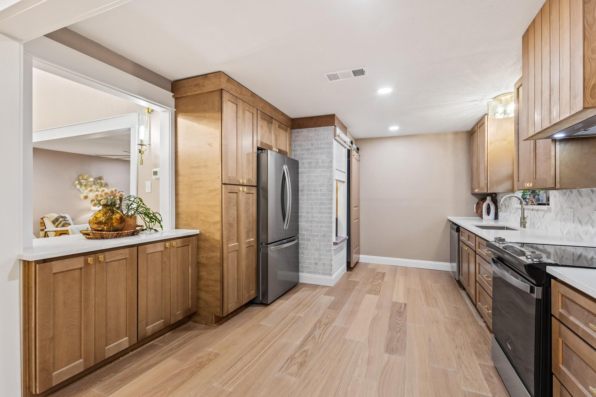 2214 Rex Cruse Drive