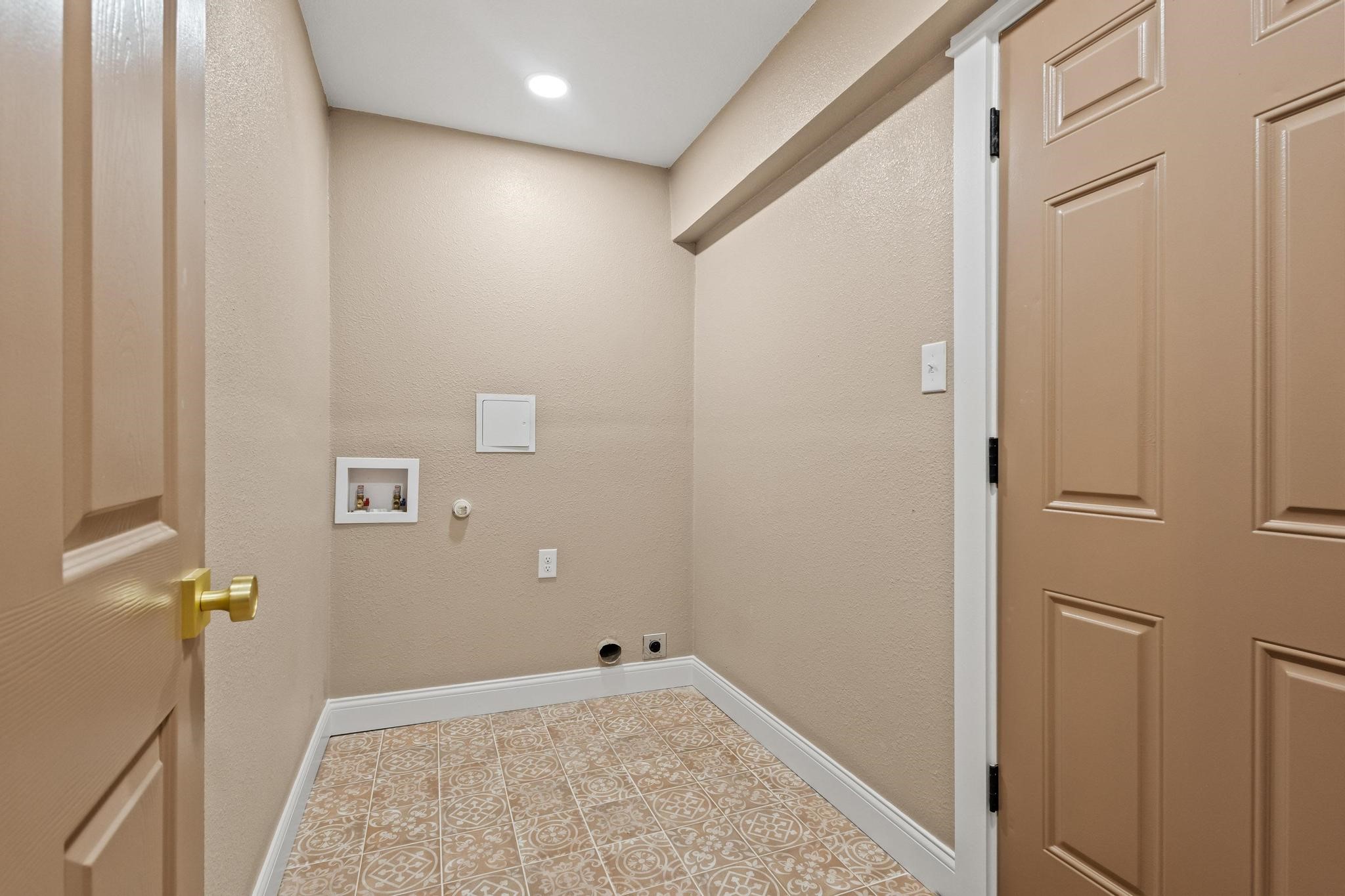 2214 Rex Cruse Drive