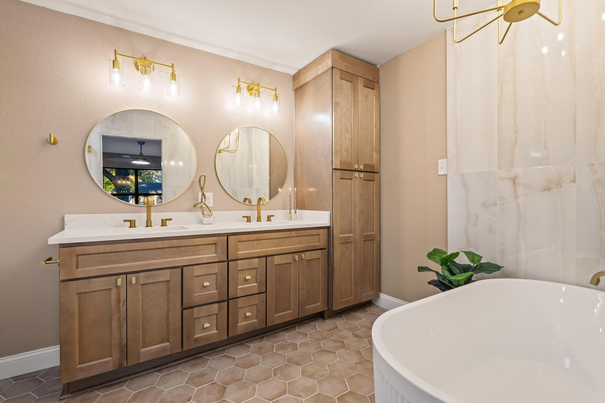 2214 Rex Cruse Drive