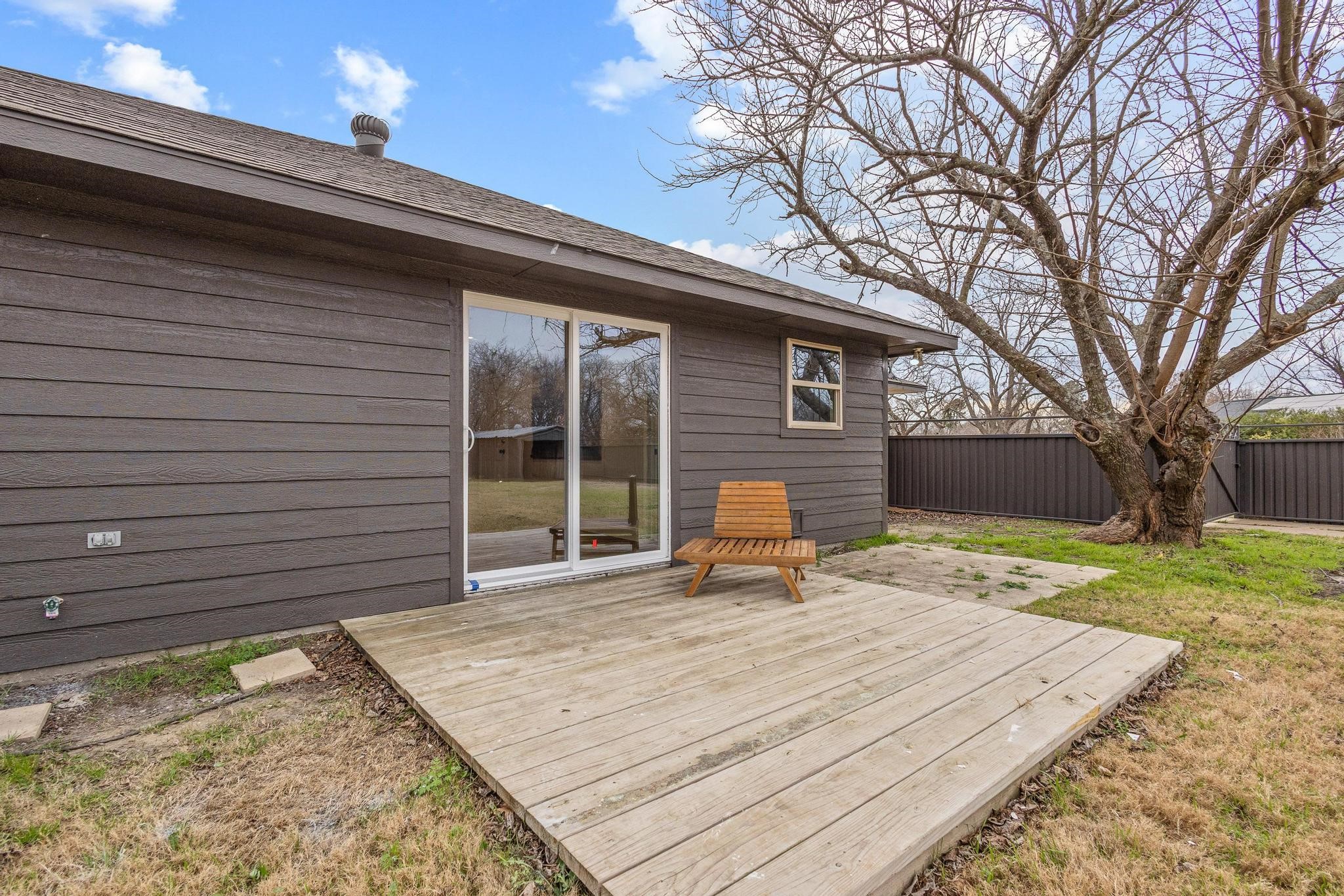 3327 Carriage Circle