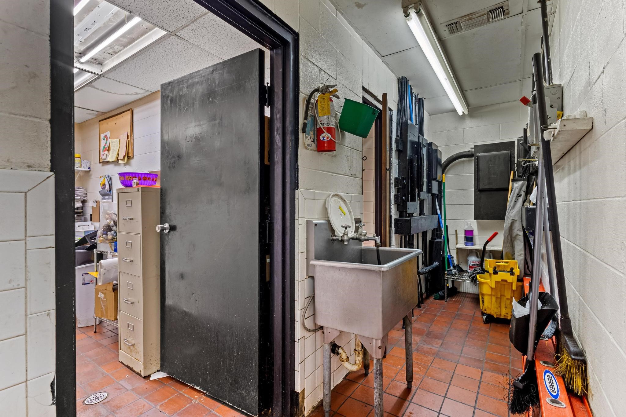 1901 W Morton Street