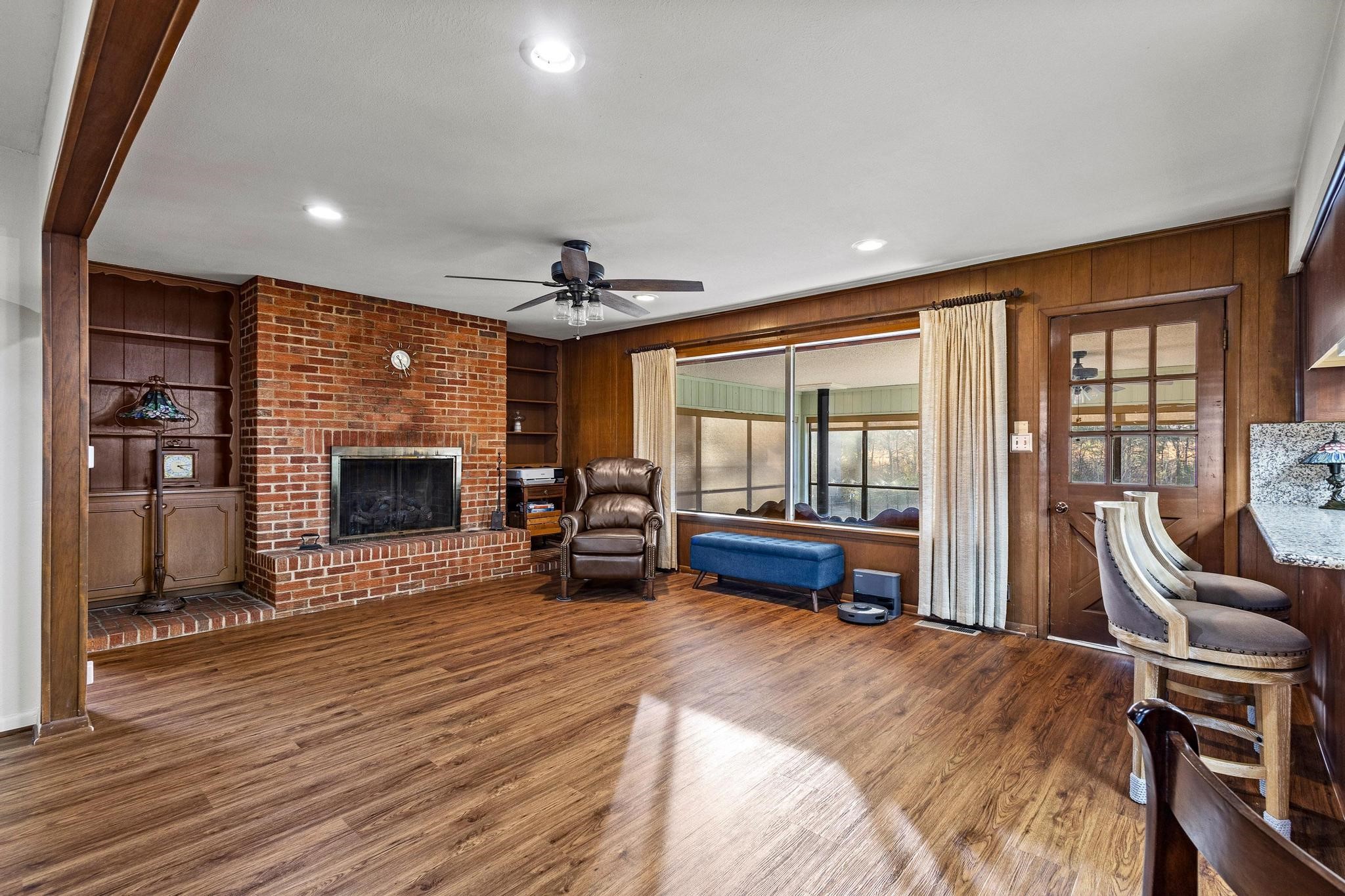 1701 S Lillis Lane