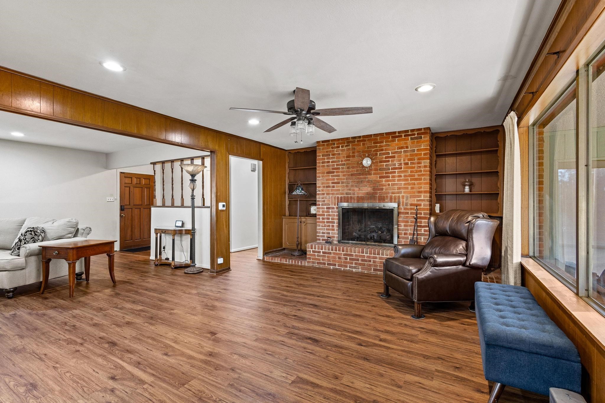 1701 S Lillis Lane