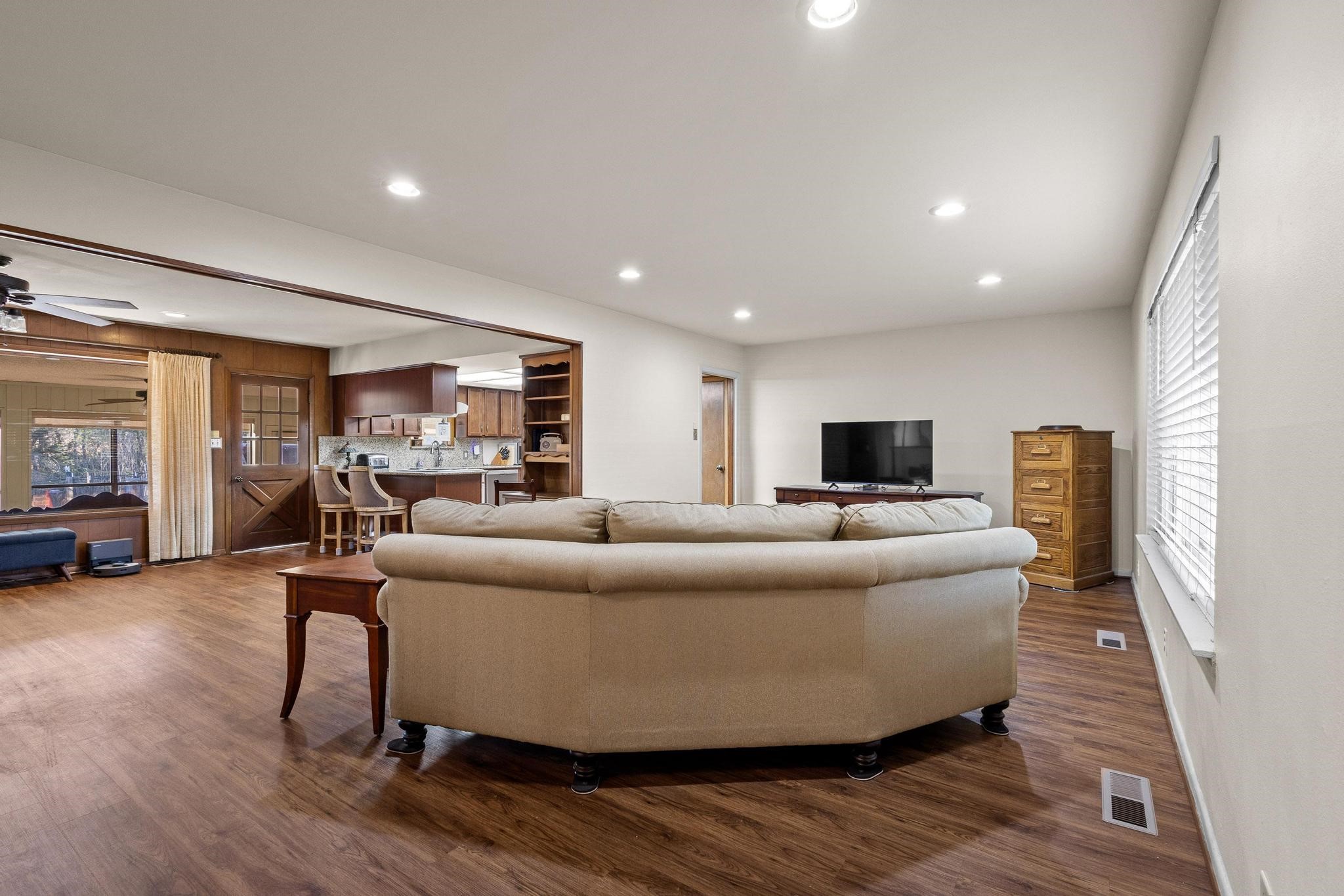 1701 S Lillis Lane