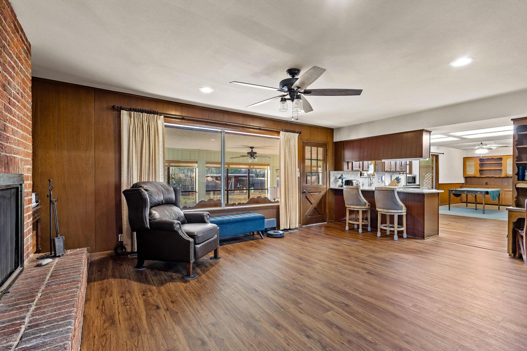 1701 S Lillis Lane