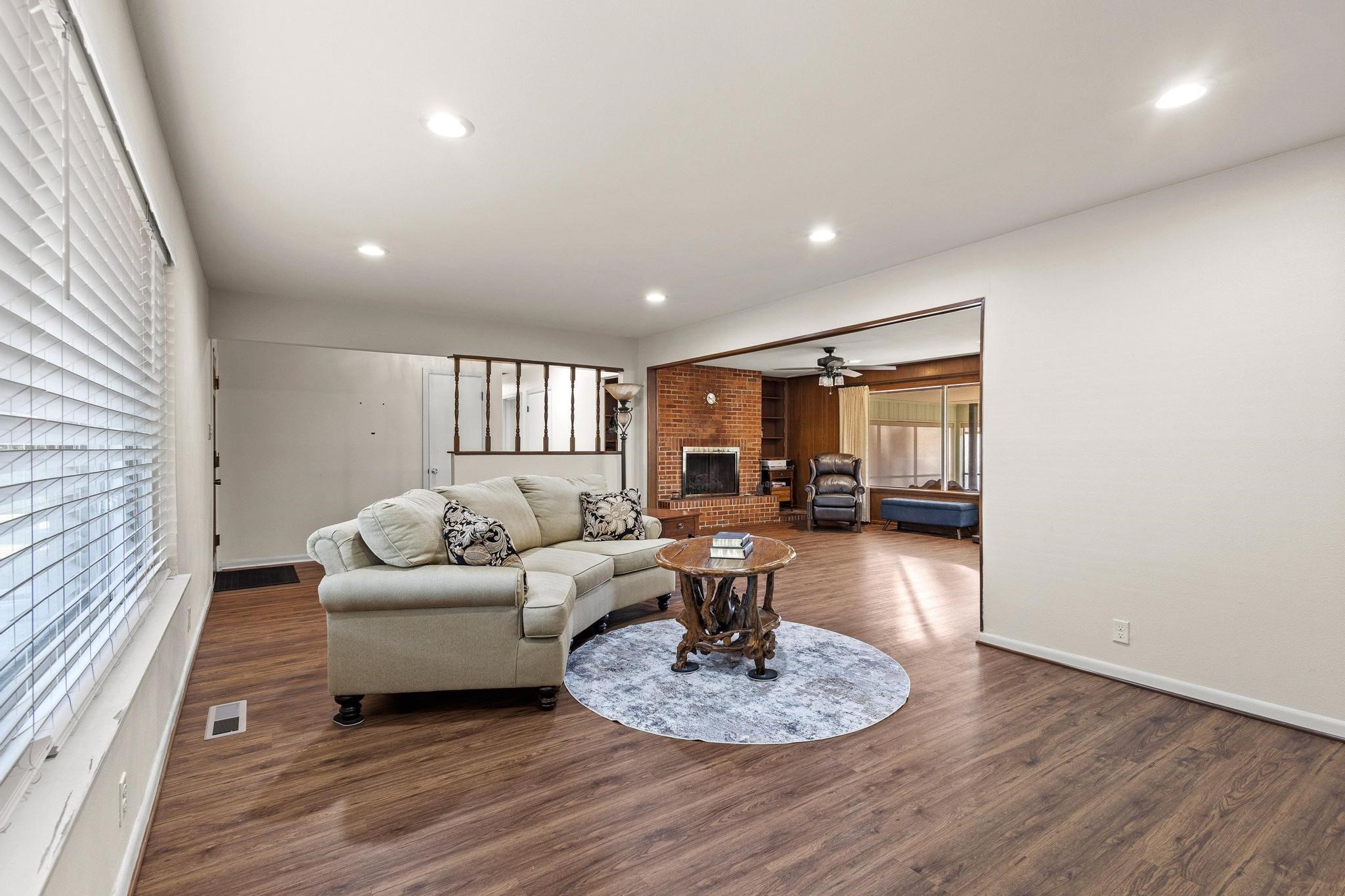 1701 S Lillis Lane