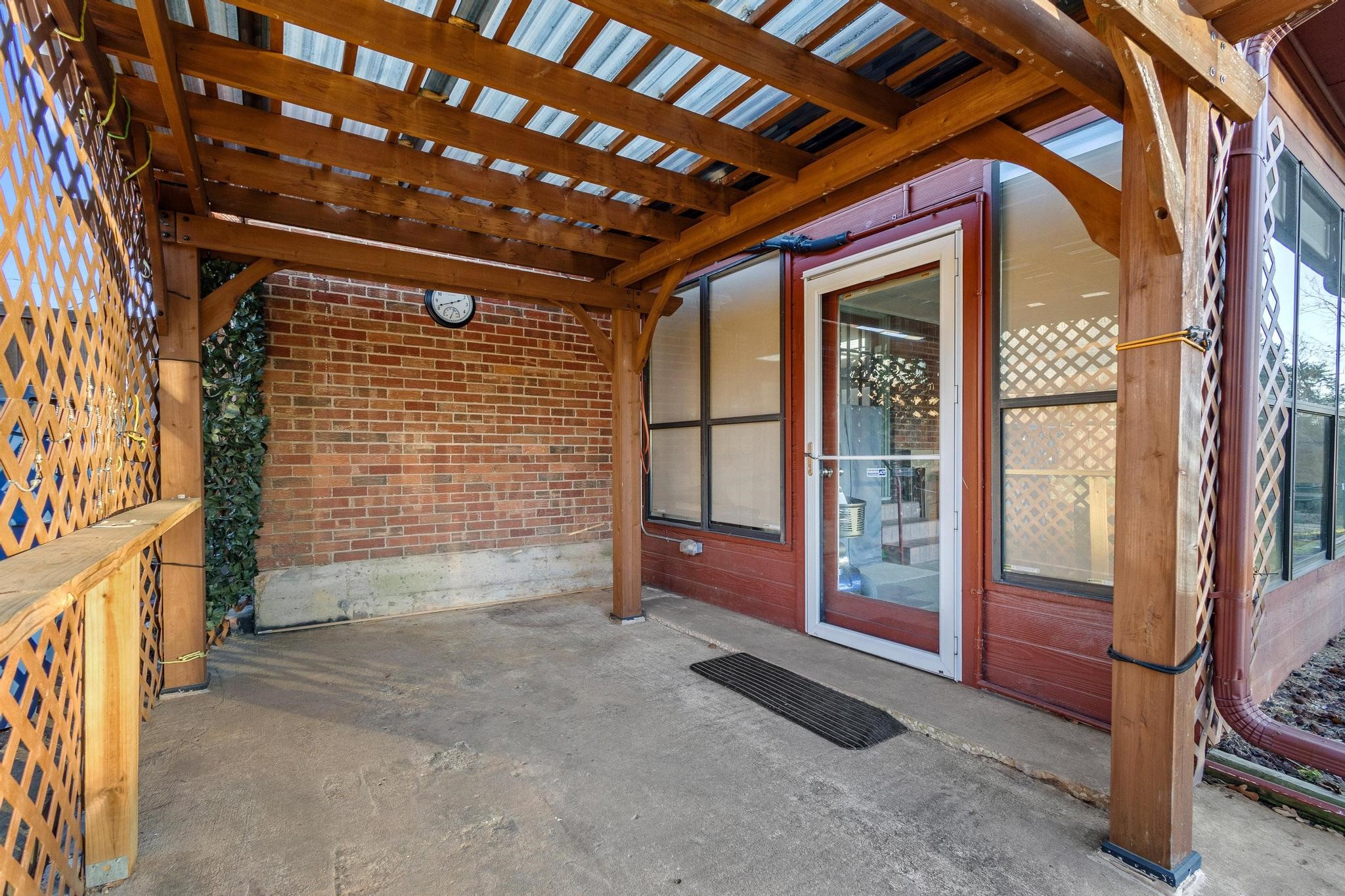 1701 S Lillis Lane