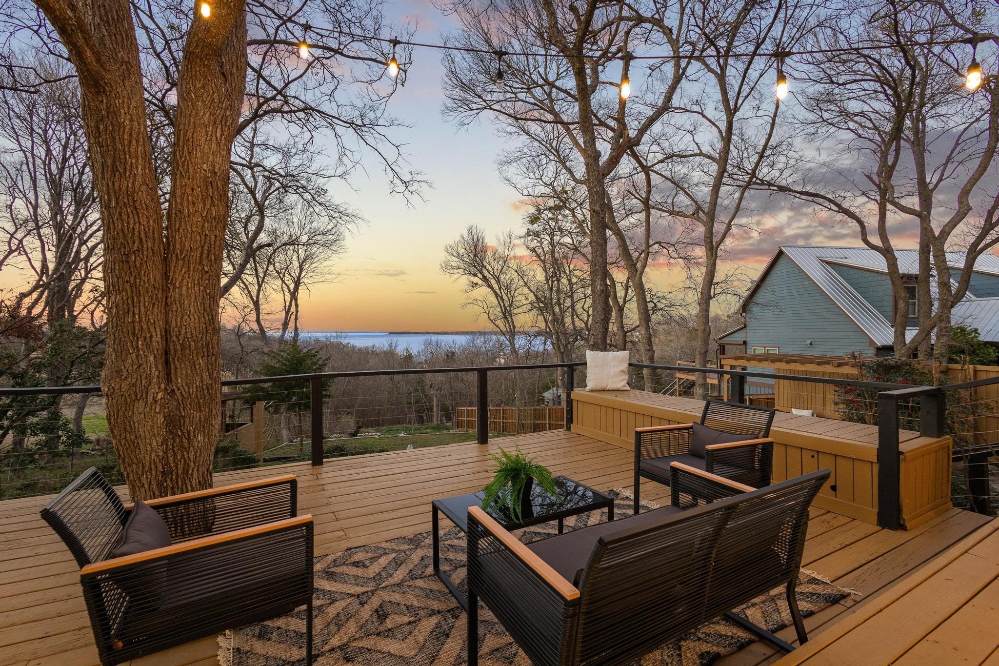 787 Lakeview Drive