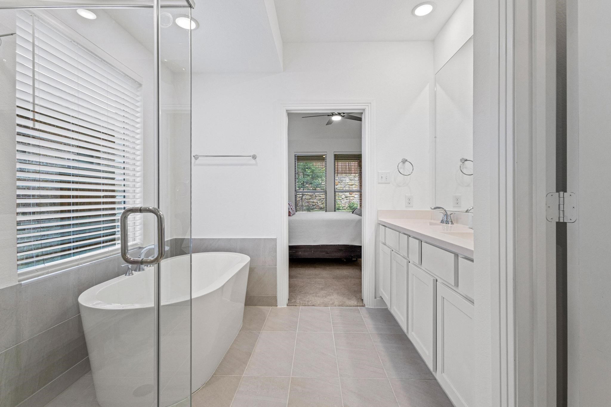 3952 Oak Creek Circle