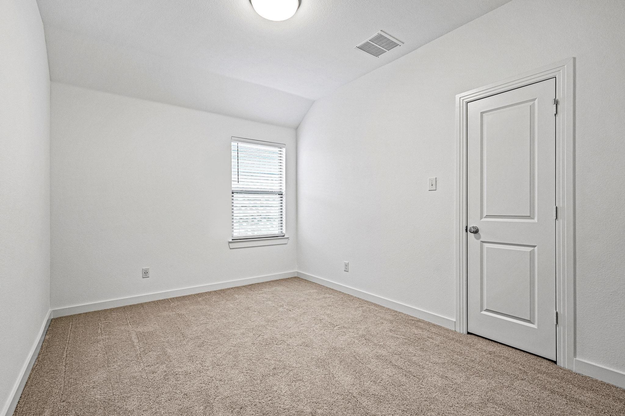 3952 Oak Creek Circle