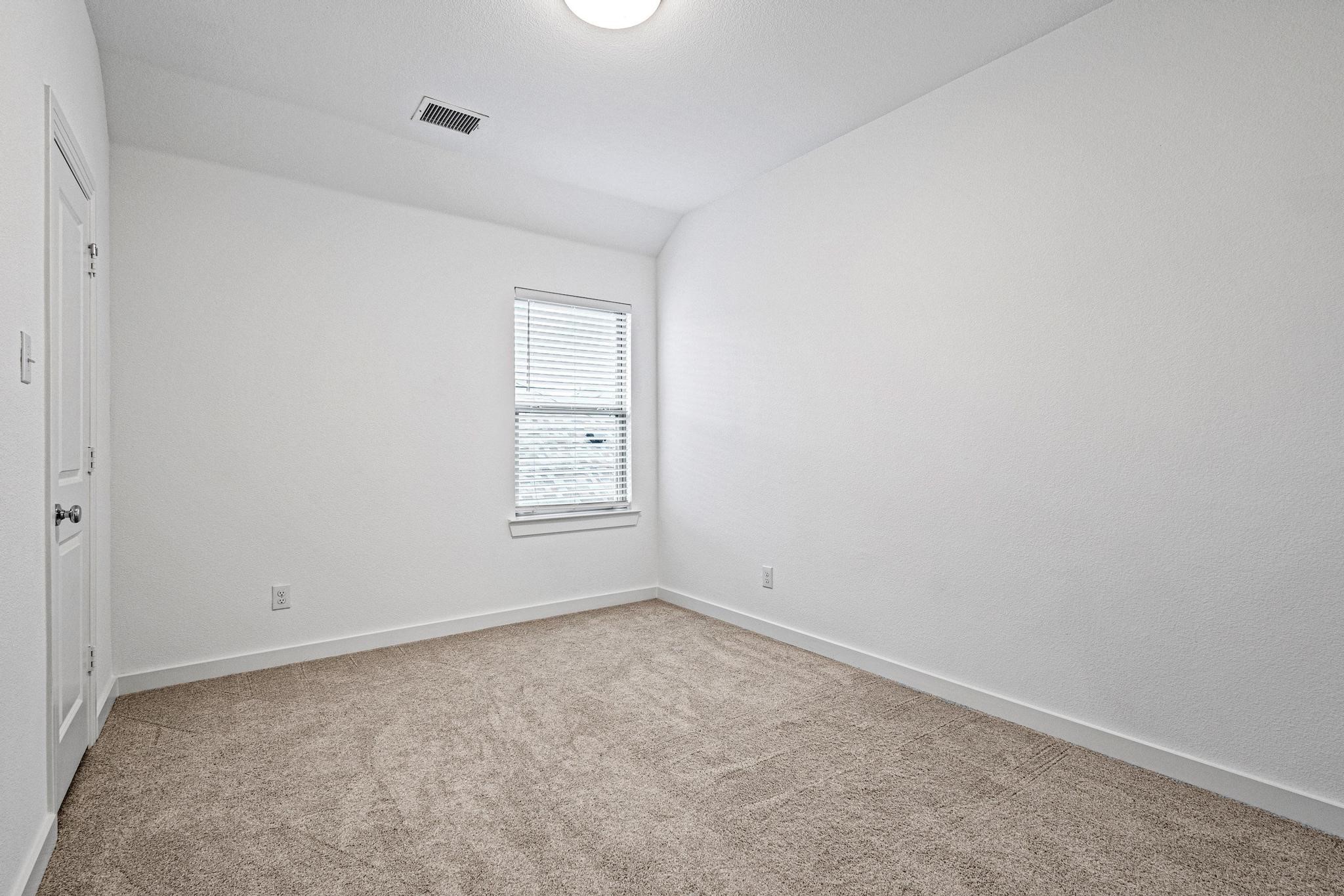 3952 Oak Creek Circle