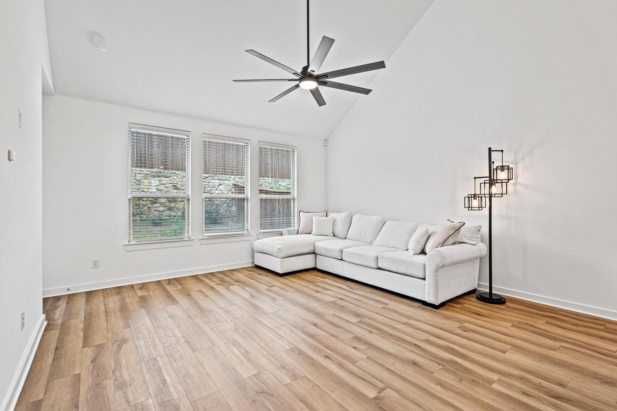 3952 Oak Creek Circle