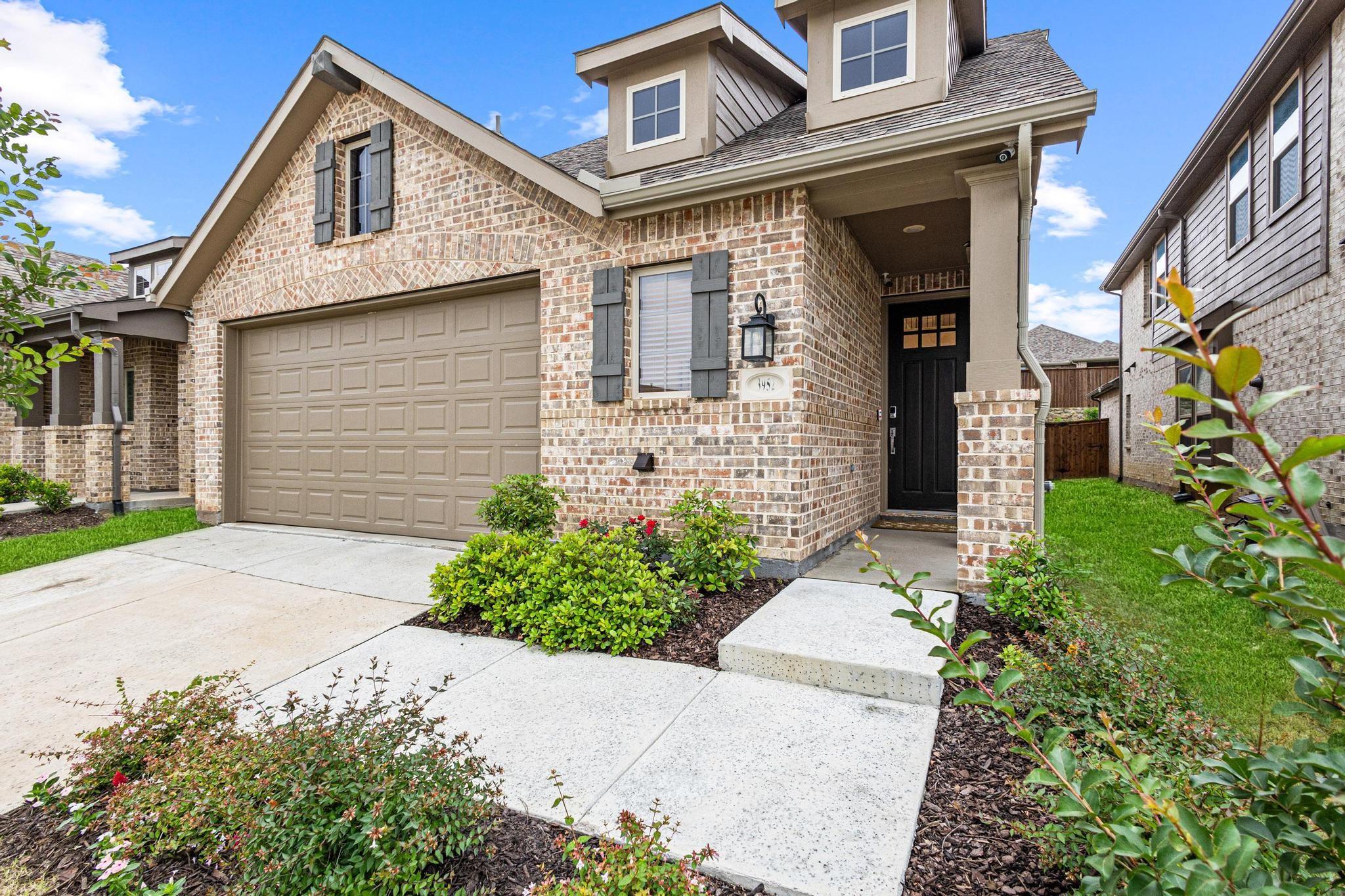 3952 Oak Creek Circle