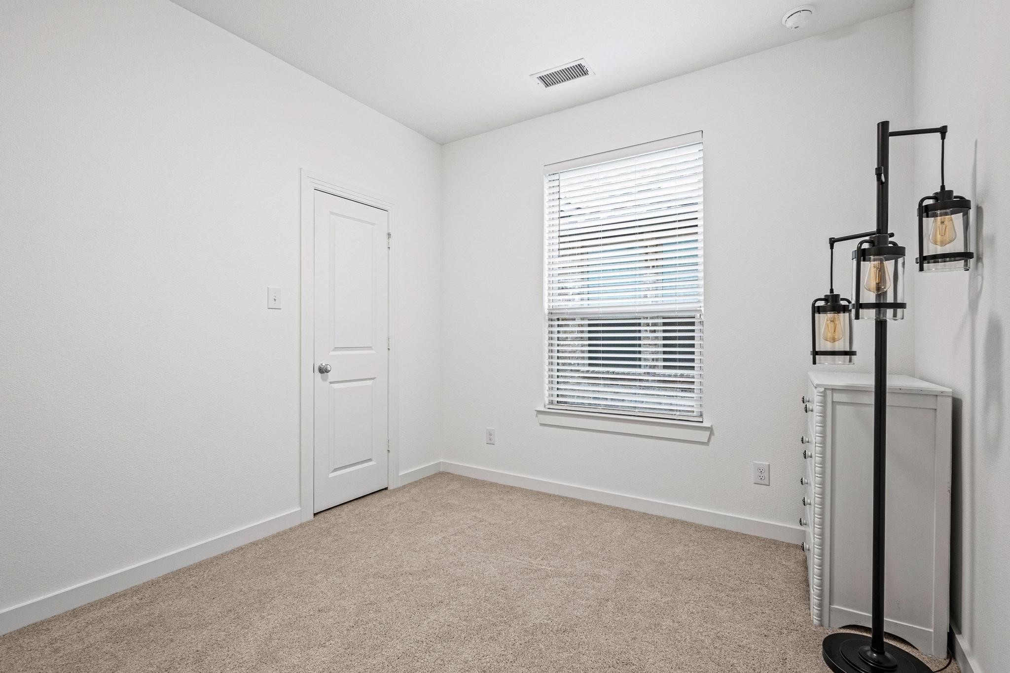 3952 Oak Creek Circle