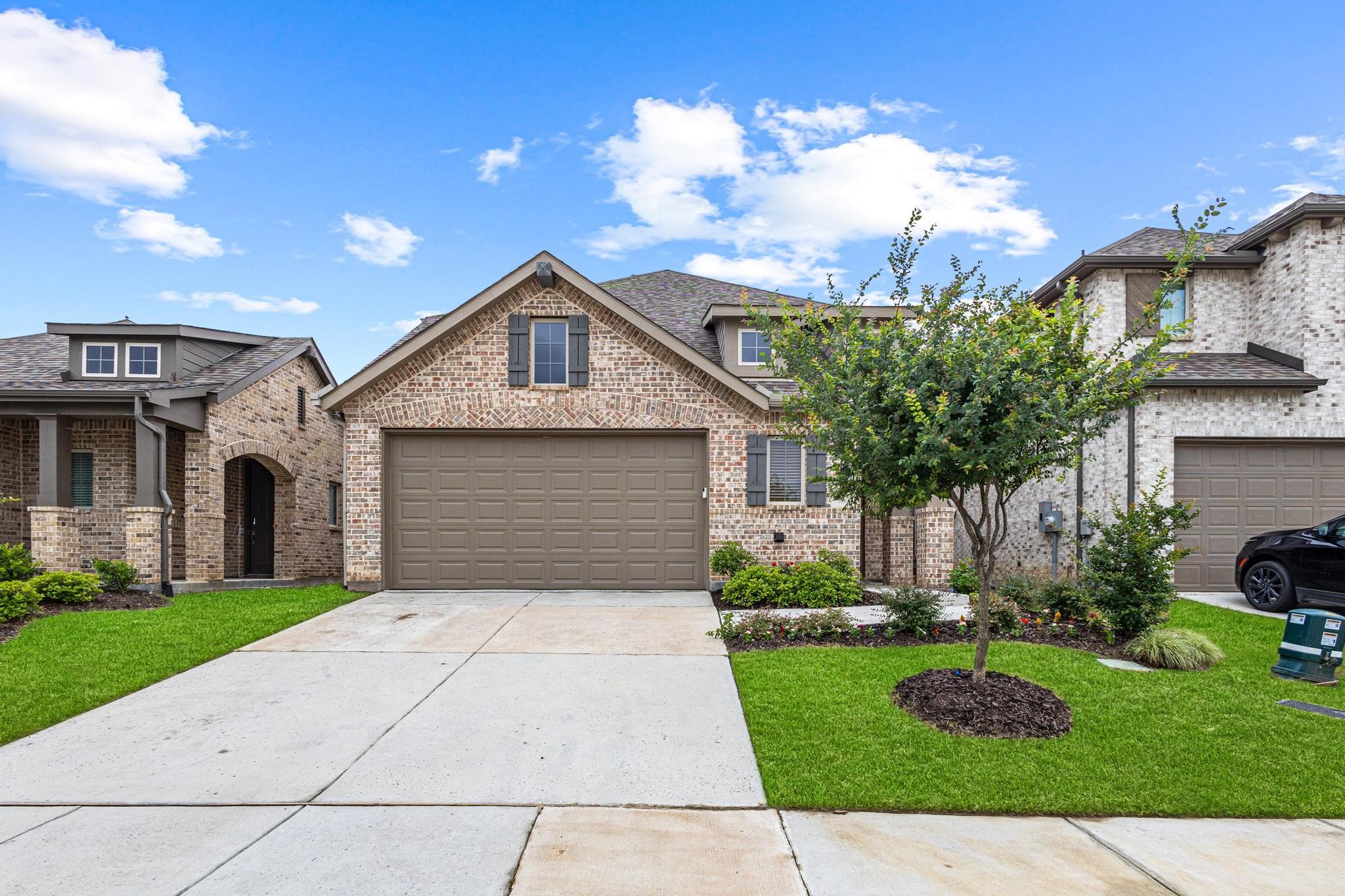 3952 Oak Creek Circle