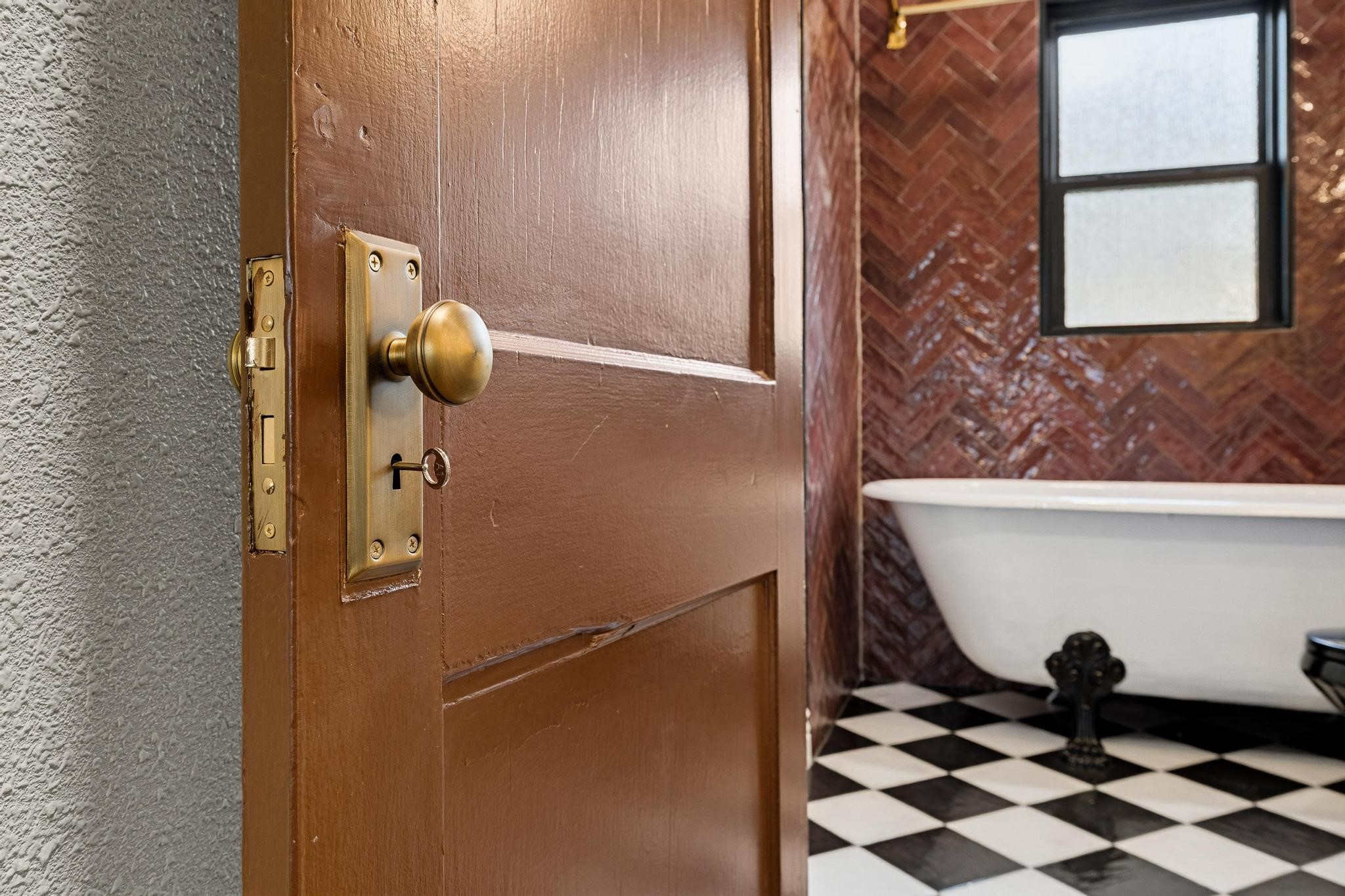 1112 S Travis Street