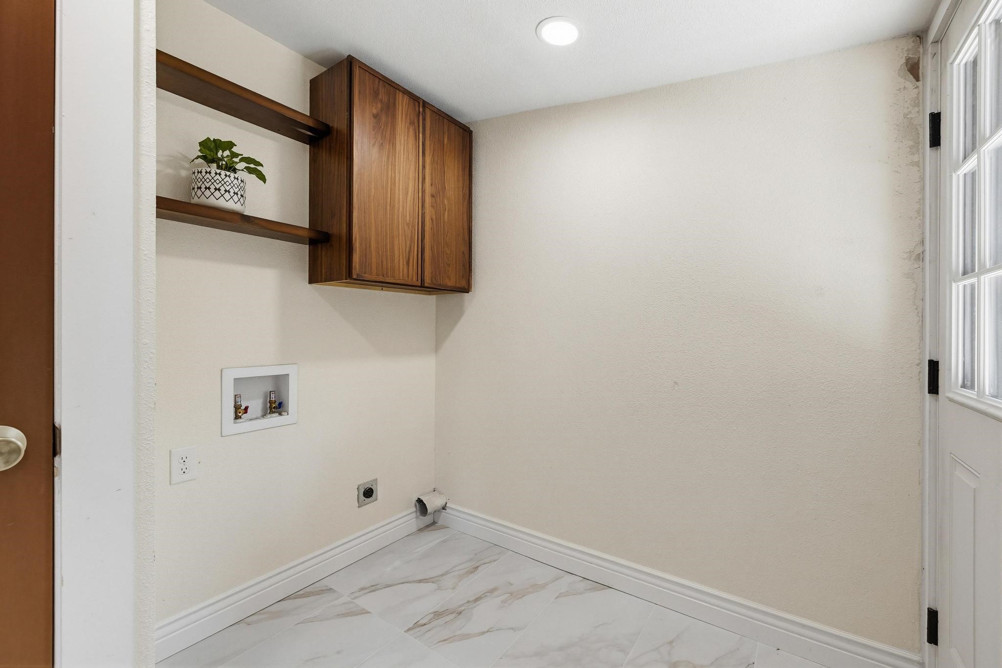 1112 S Travis Street