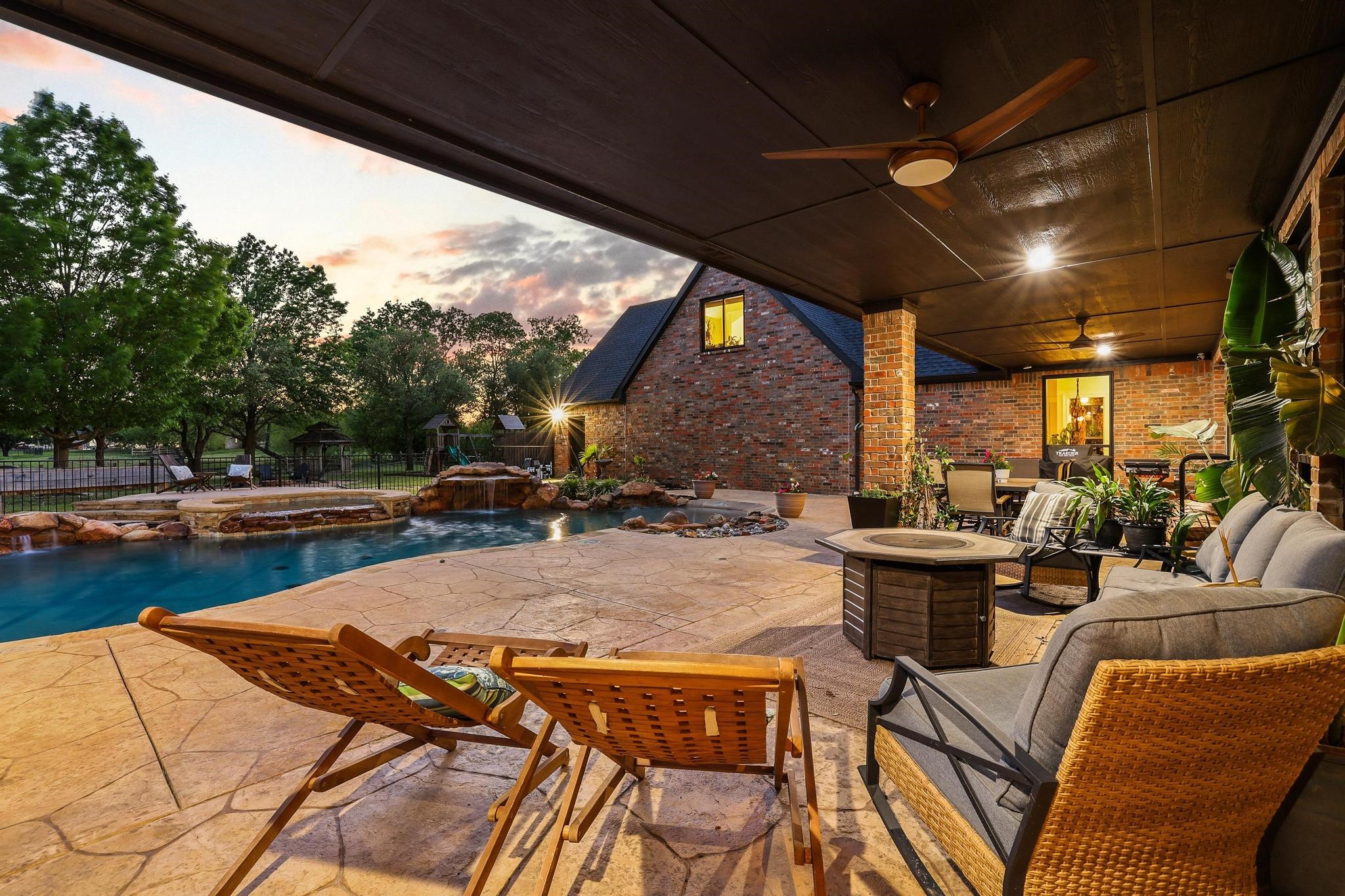 1504 Brook Lane