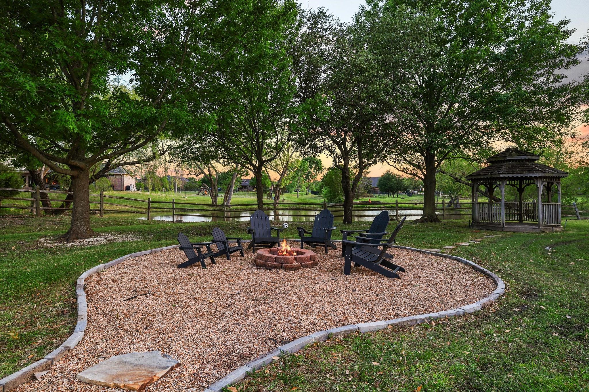 1504 Brook Lane