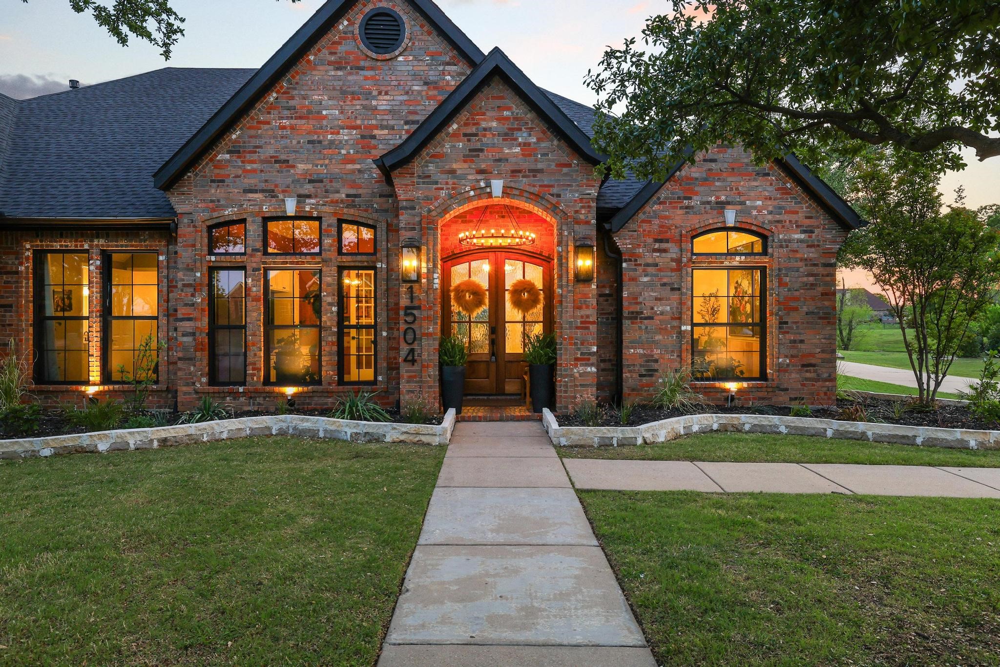 1504 Brook Lane