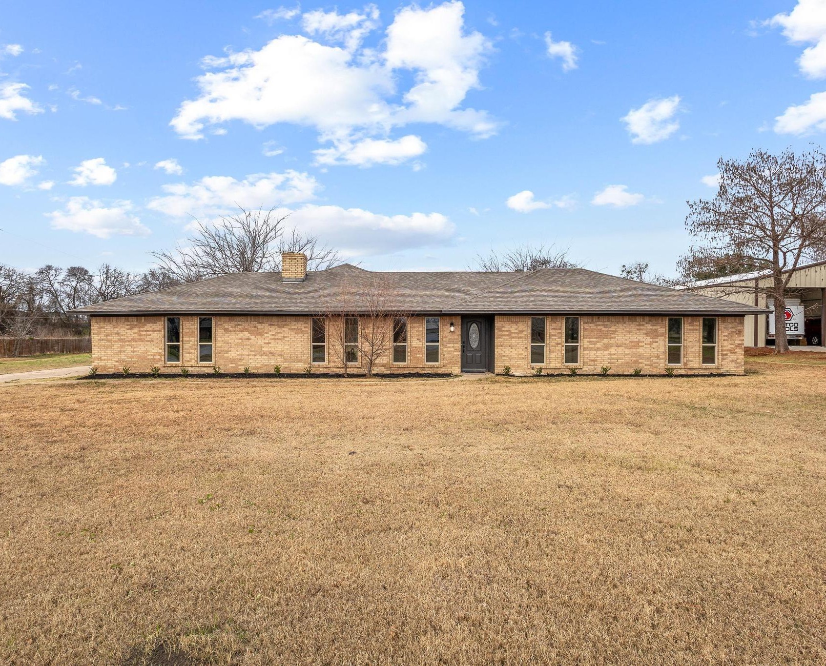 3327 Carriage Circle