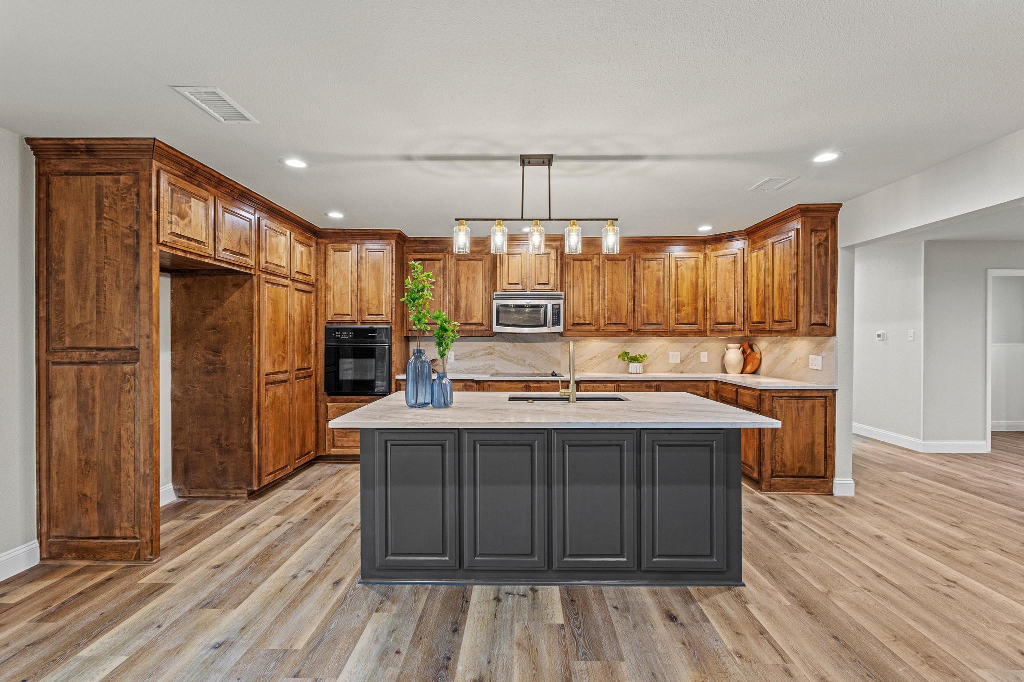 3327 Carriage Circle