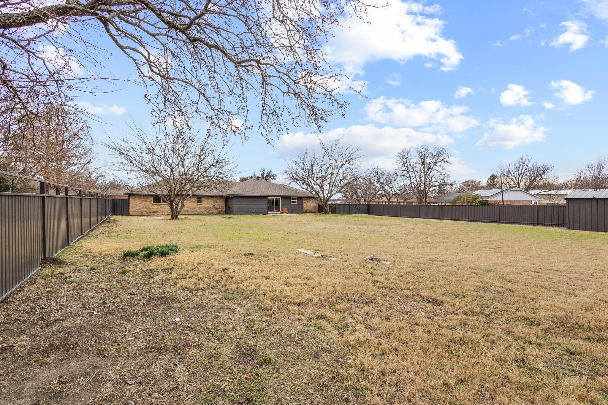 3327 Carriage Circle