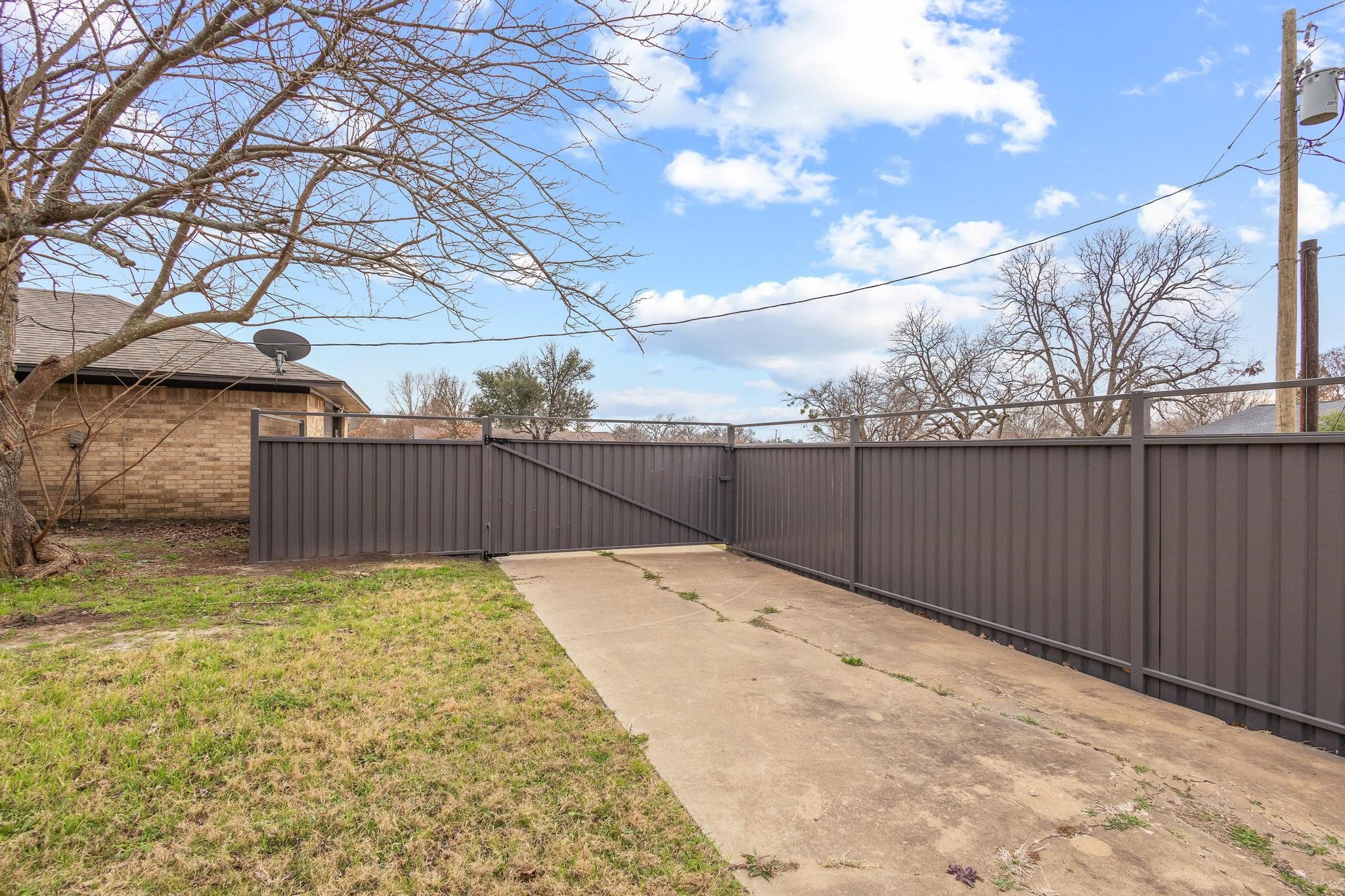 3327 Carriage Circle