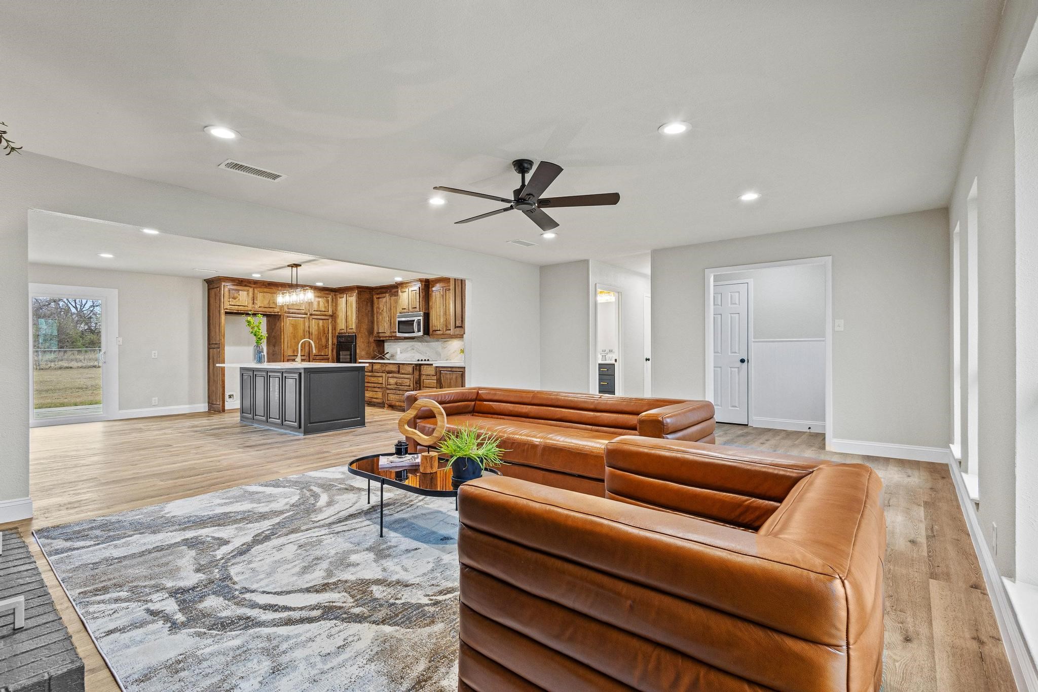 3327 Carriage Circle