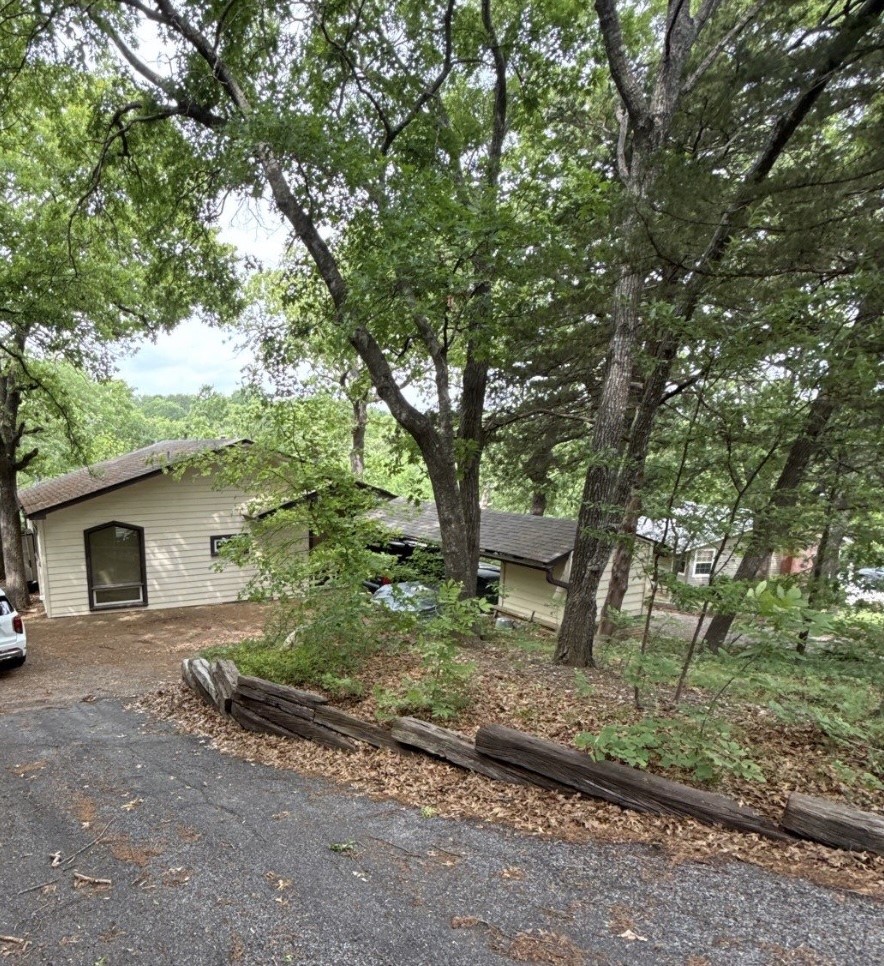 953 Tanglewood Trail