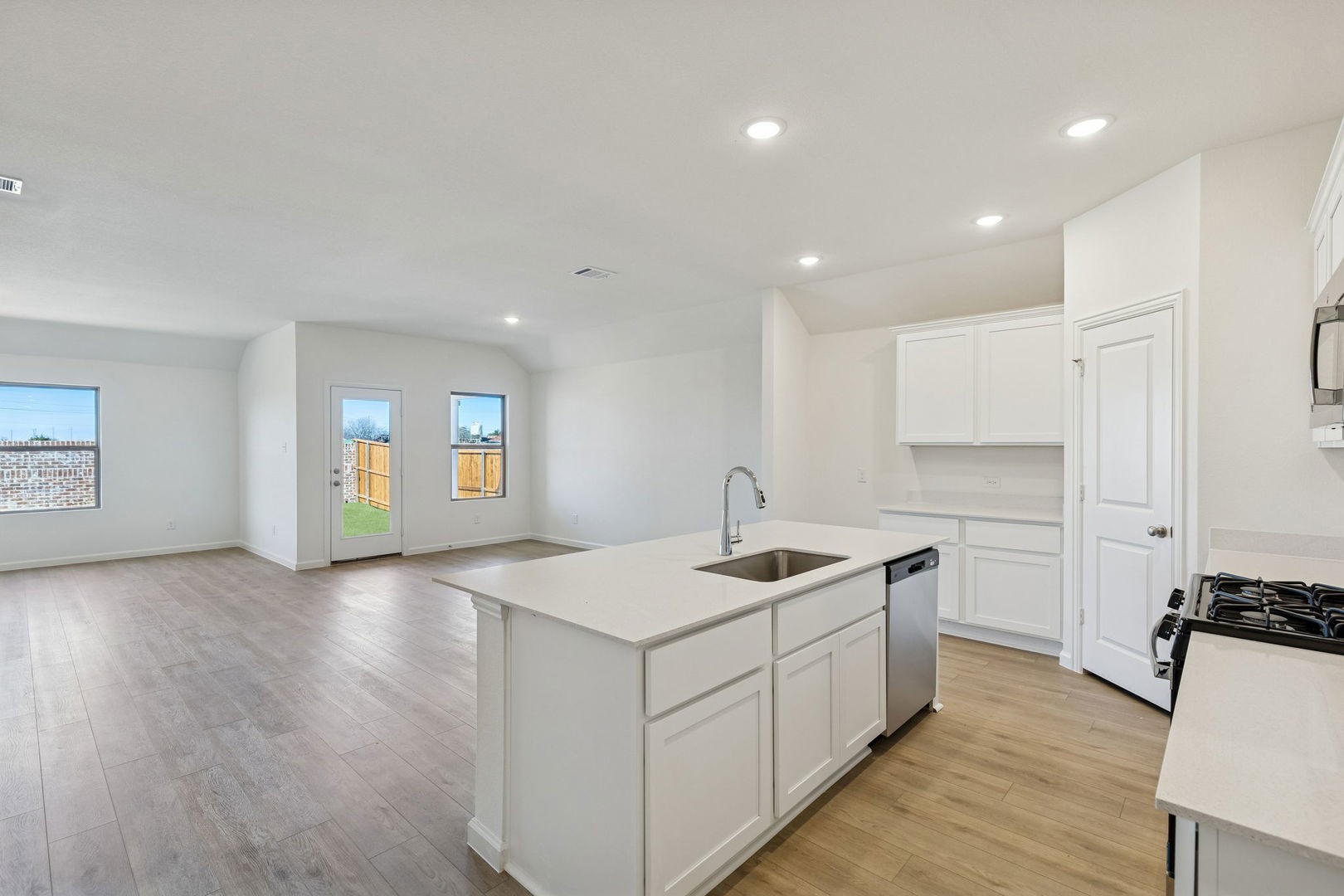 3927 Rose Hill Court
