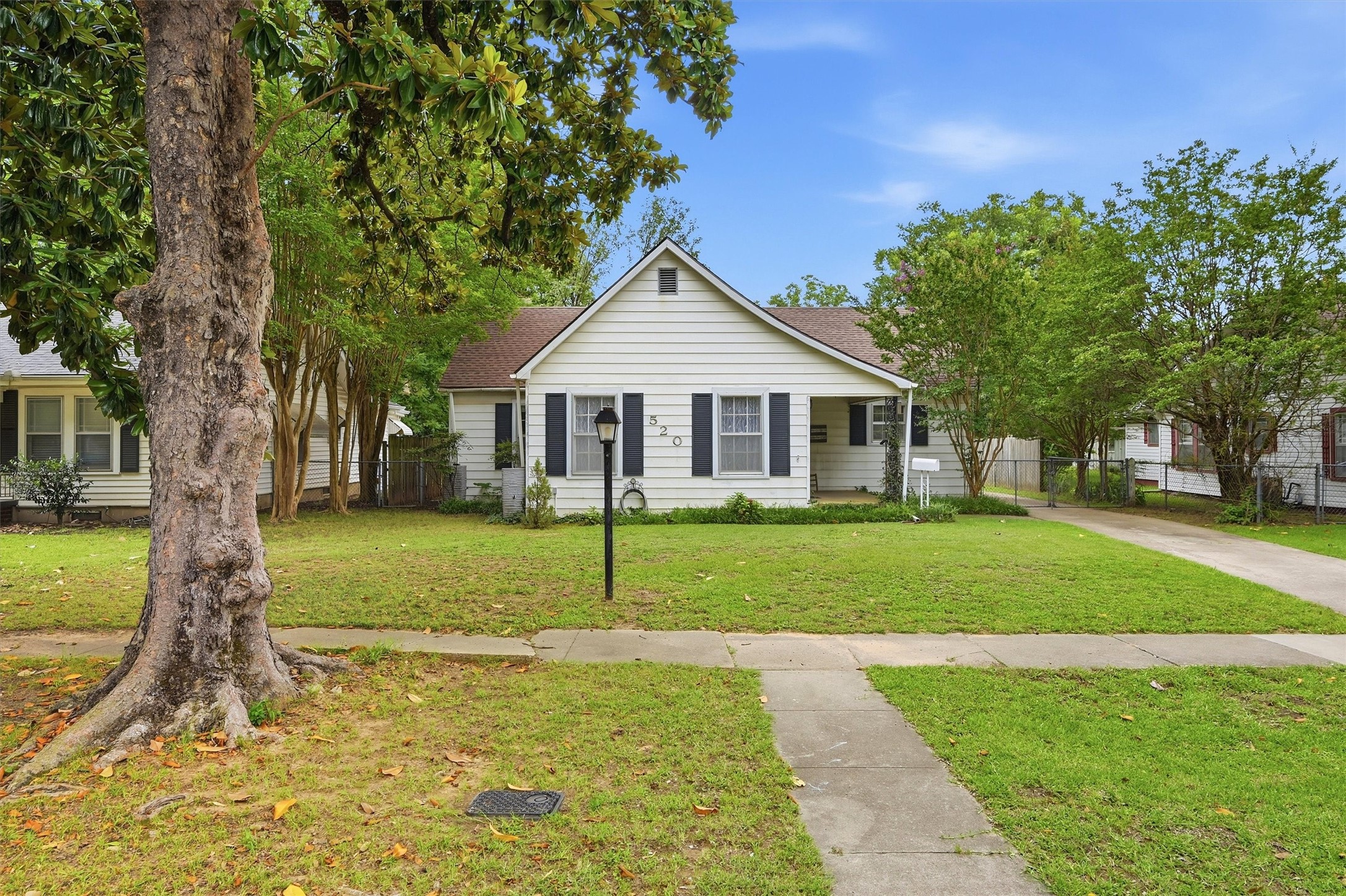 520 W Acheson Street