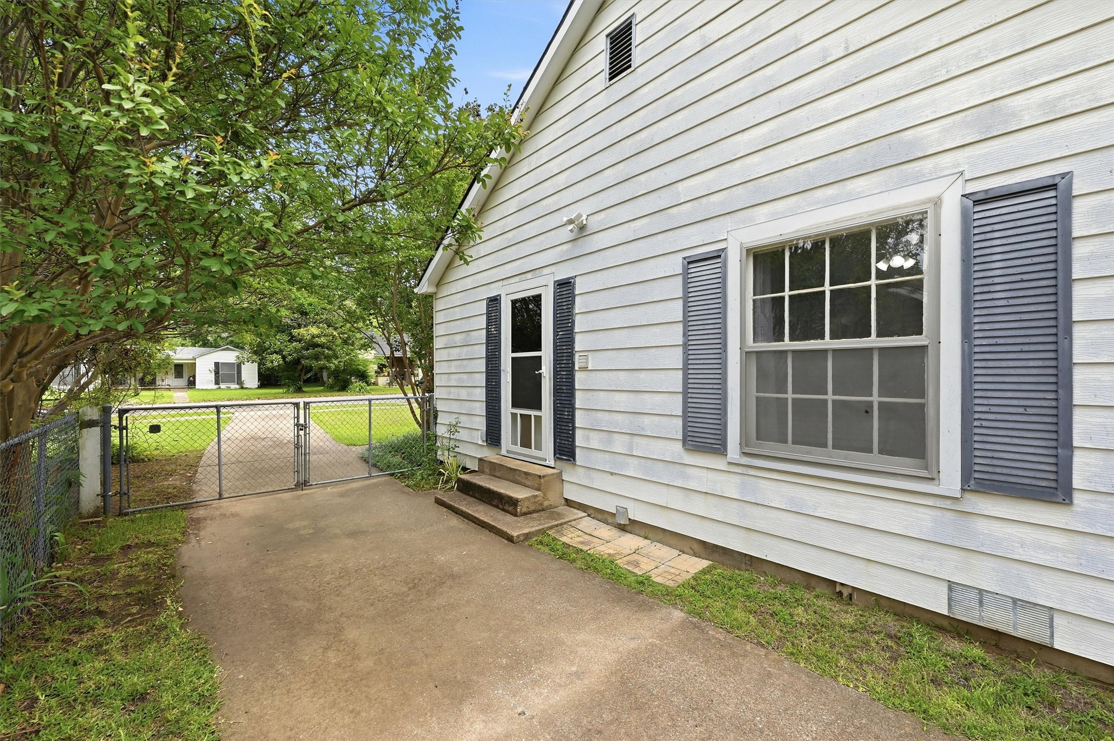 520 W Acheson Street