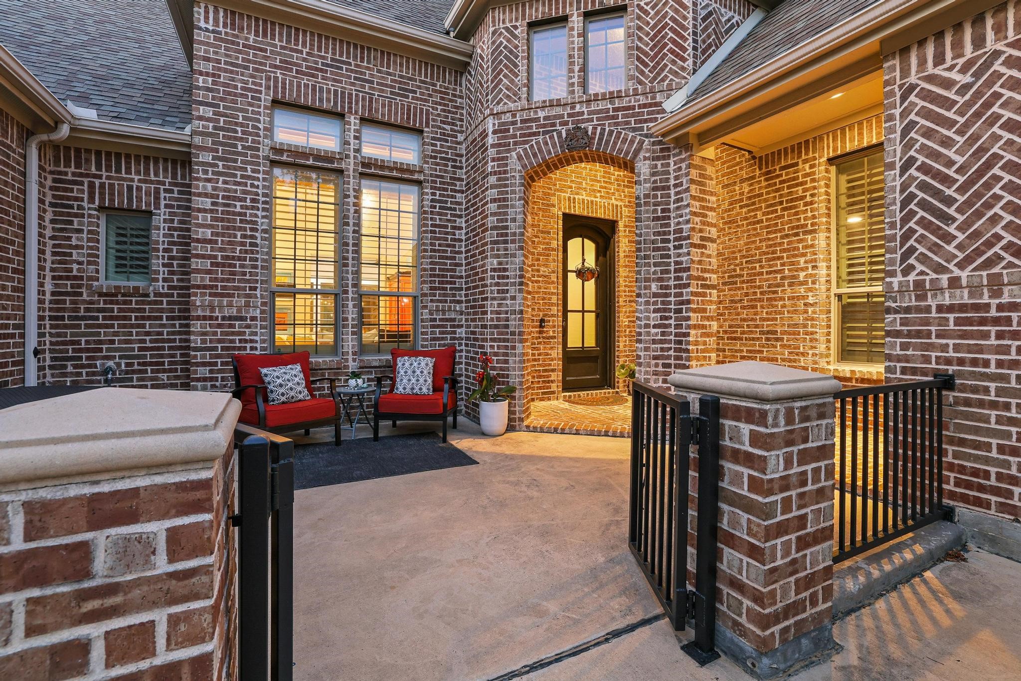 1141 White Crest Lane