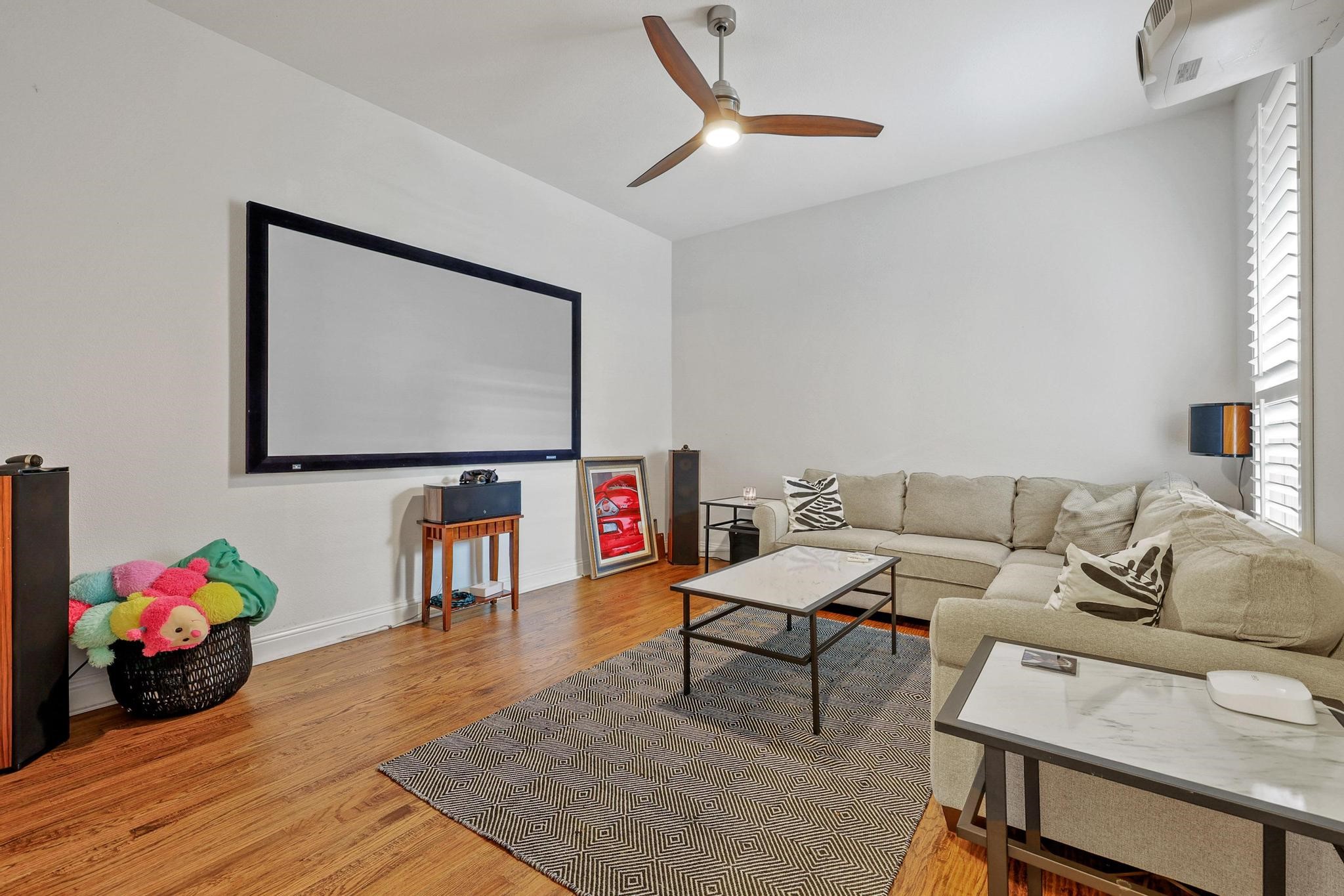 1141 White Crest Lane