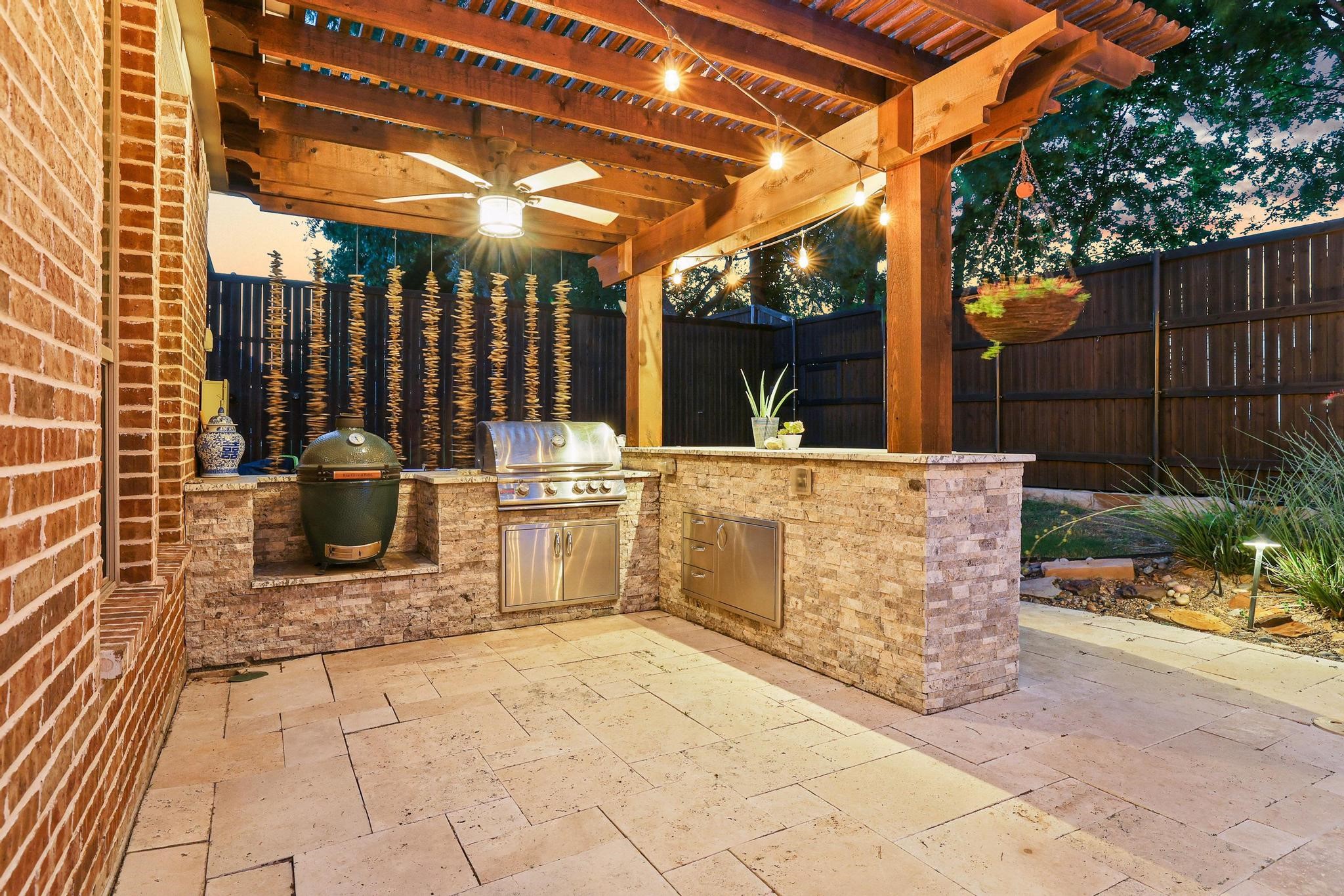 1141 White Crest Lane