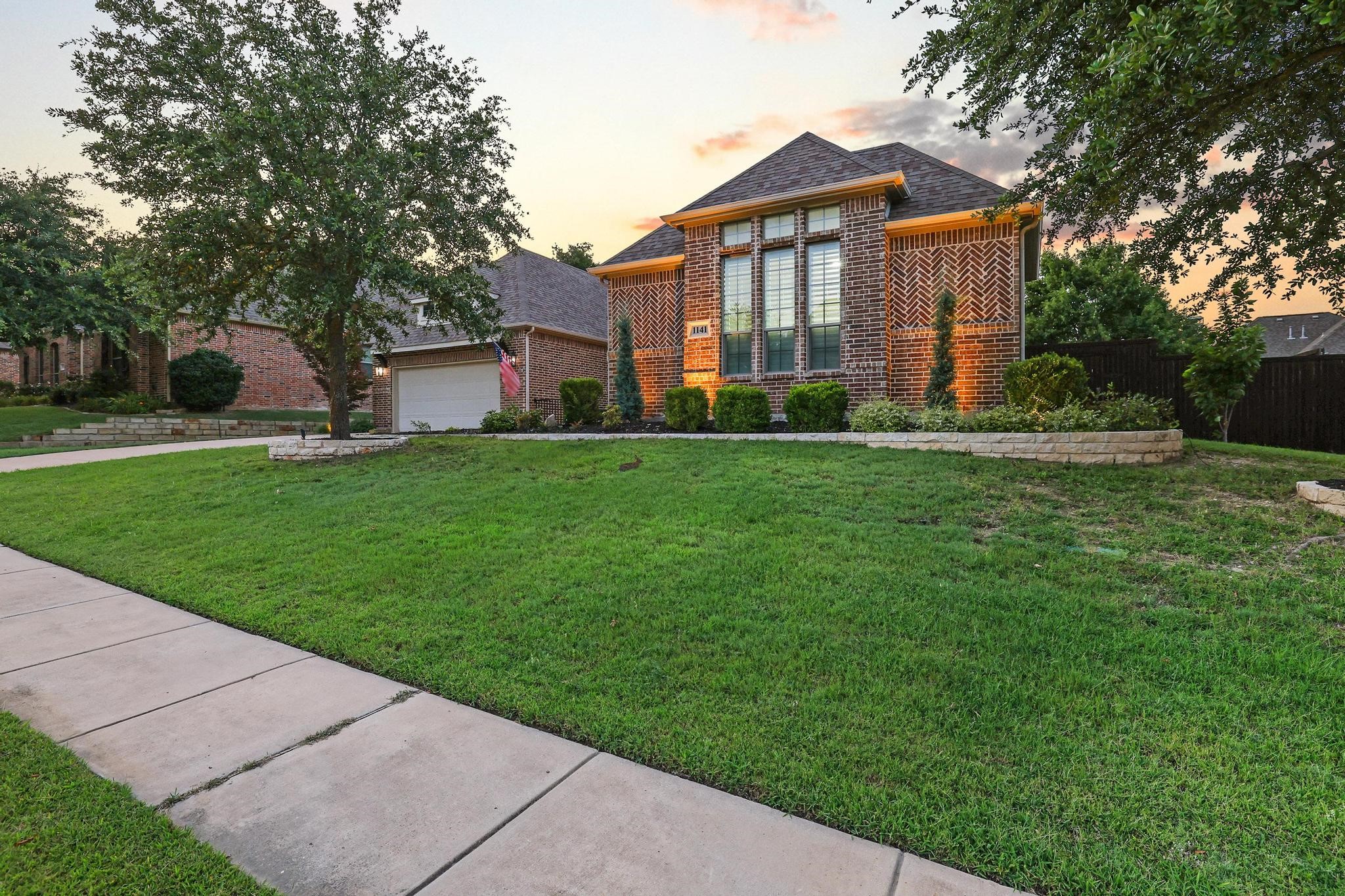 1141 White Crest Lane