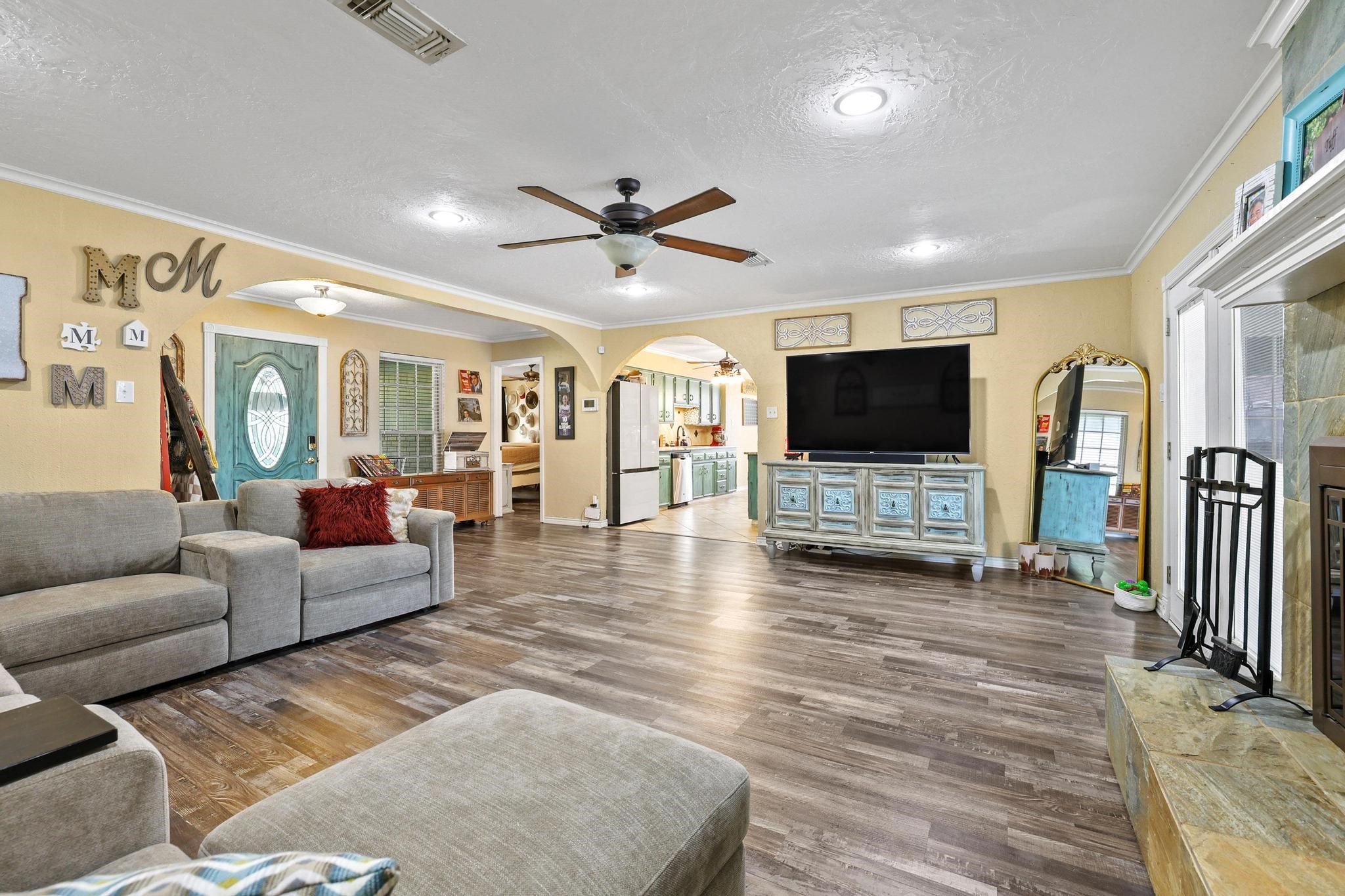 3119 Mimosa Drive
