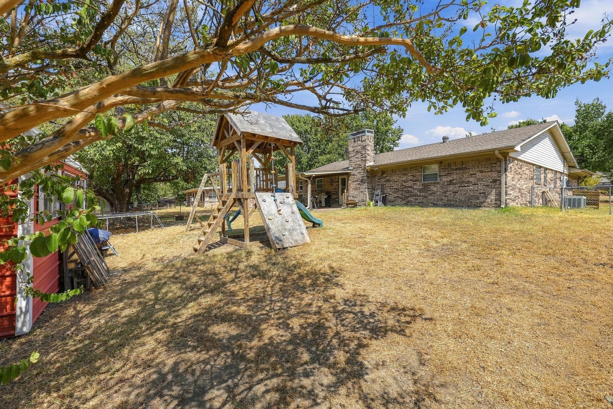928 Maple Street