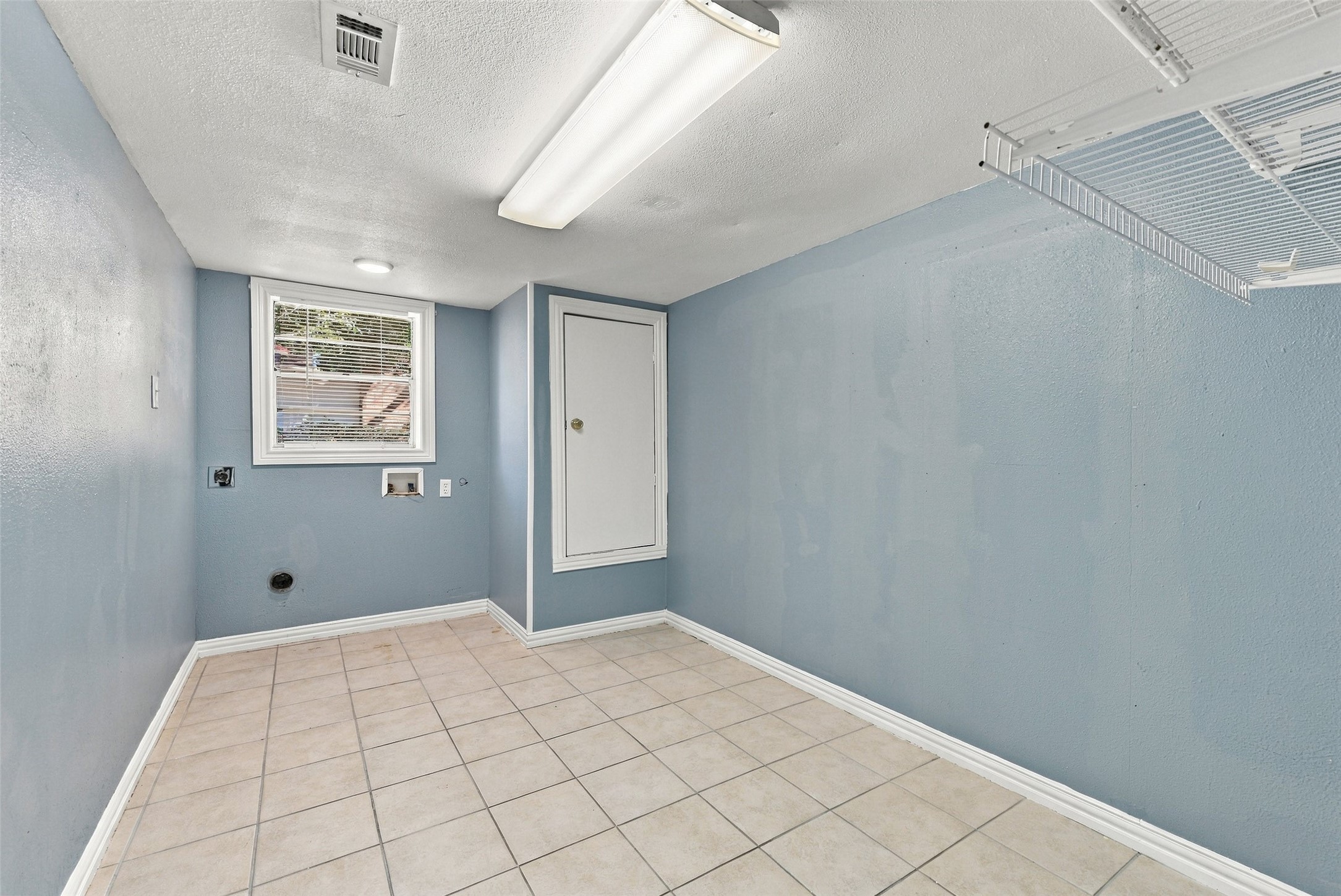 2530 W Elm Street