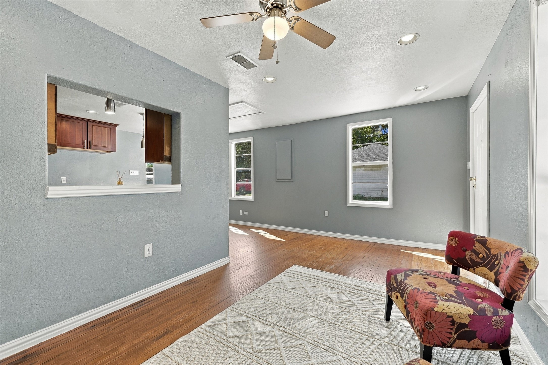 2530 W Elm Street
