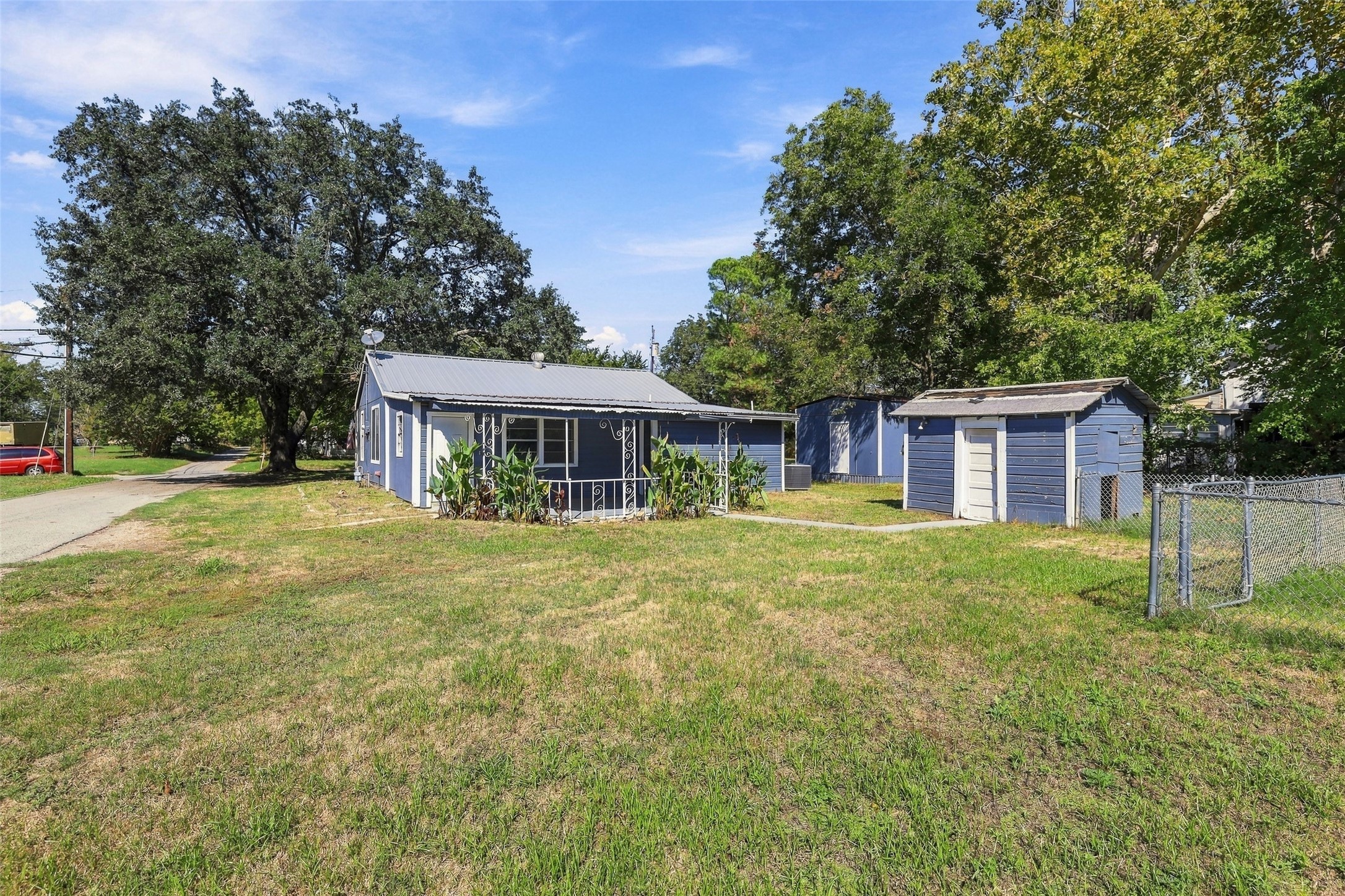 2530 W Elm Street