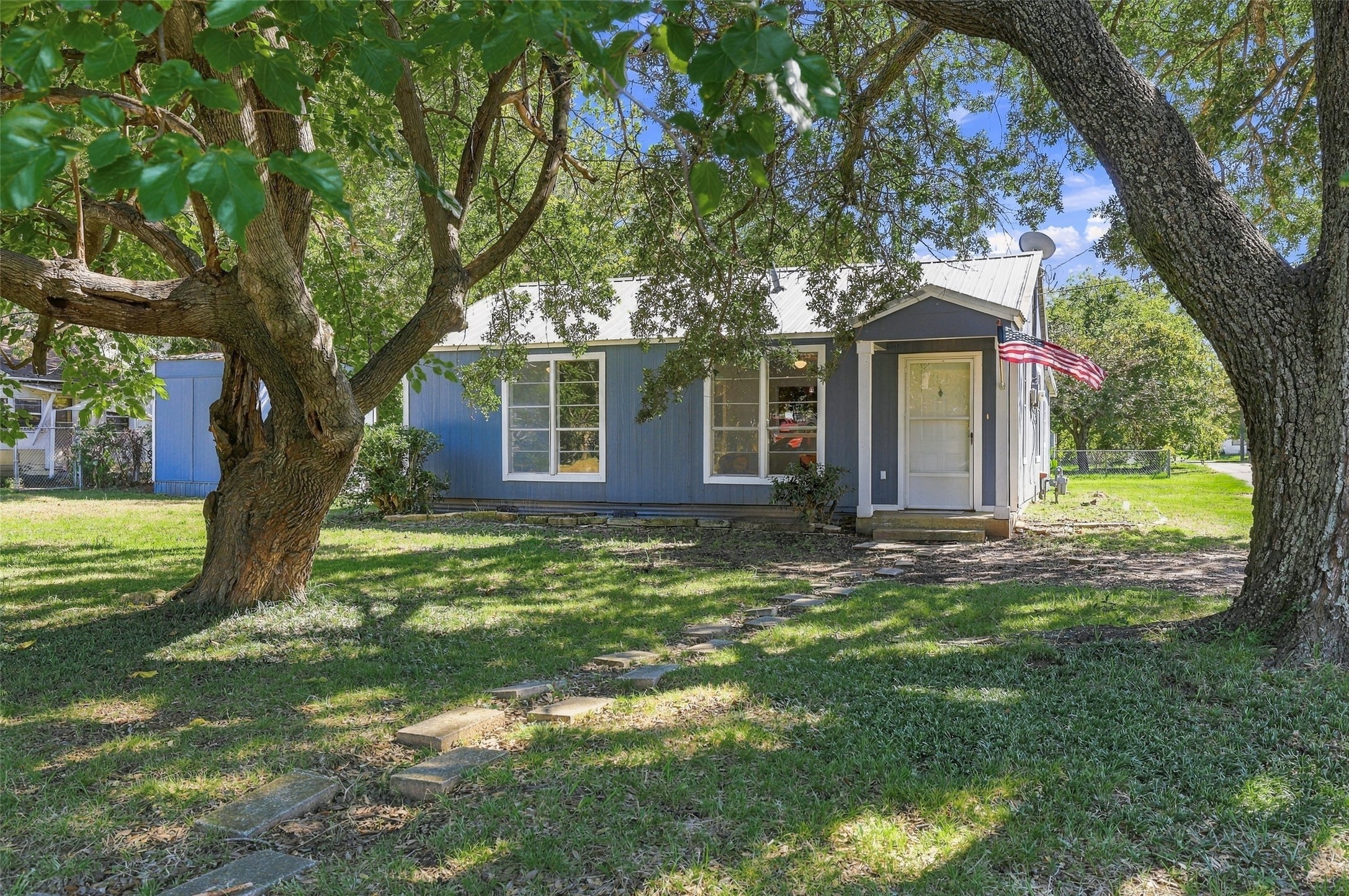 2530 W Elm Street