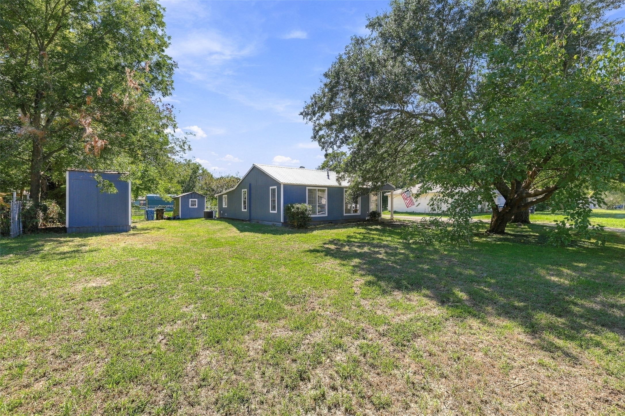 2530 W Elm Street