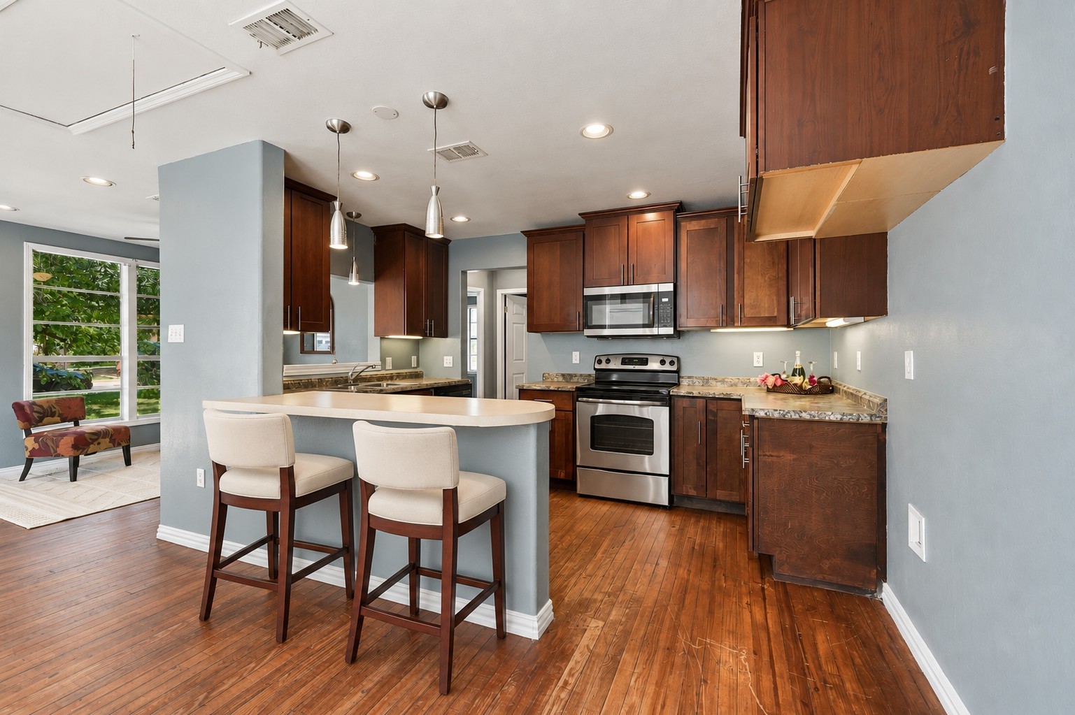 2530 W Elm Street