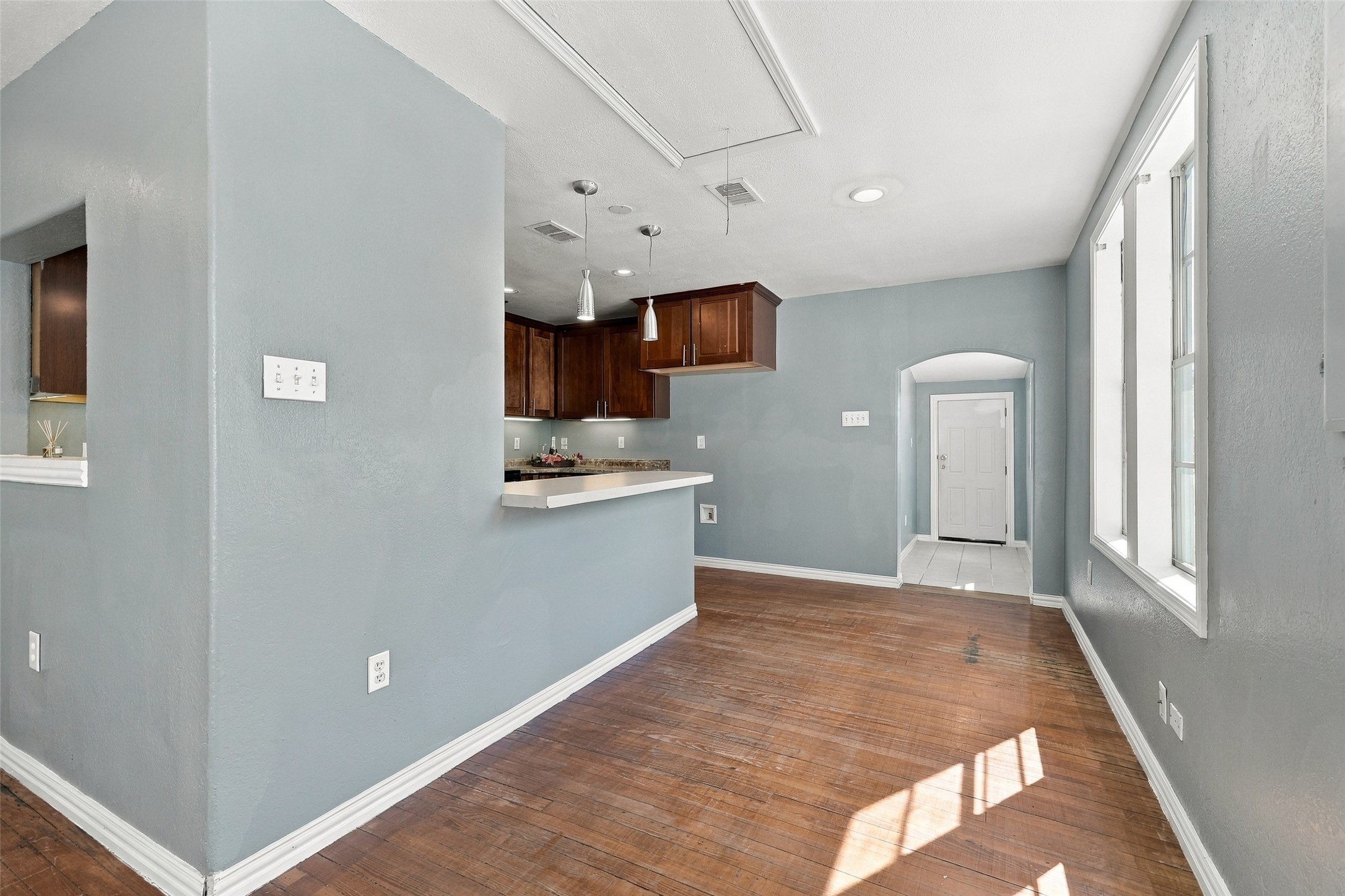 2530 W Elm Street