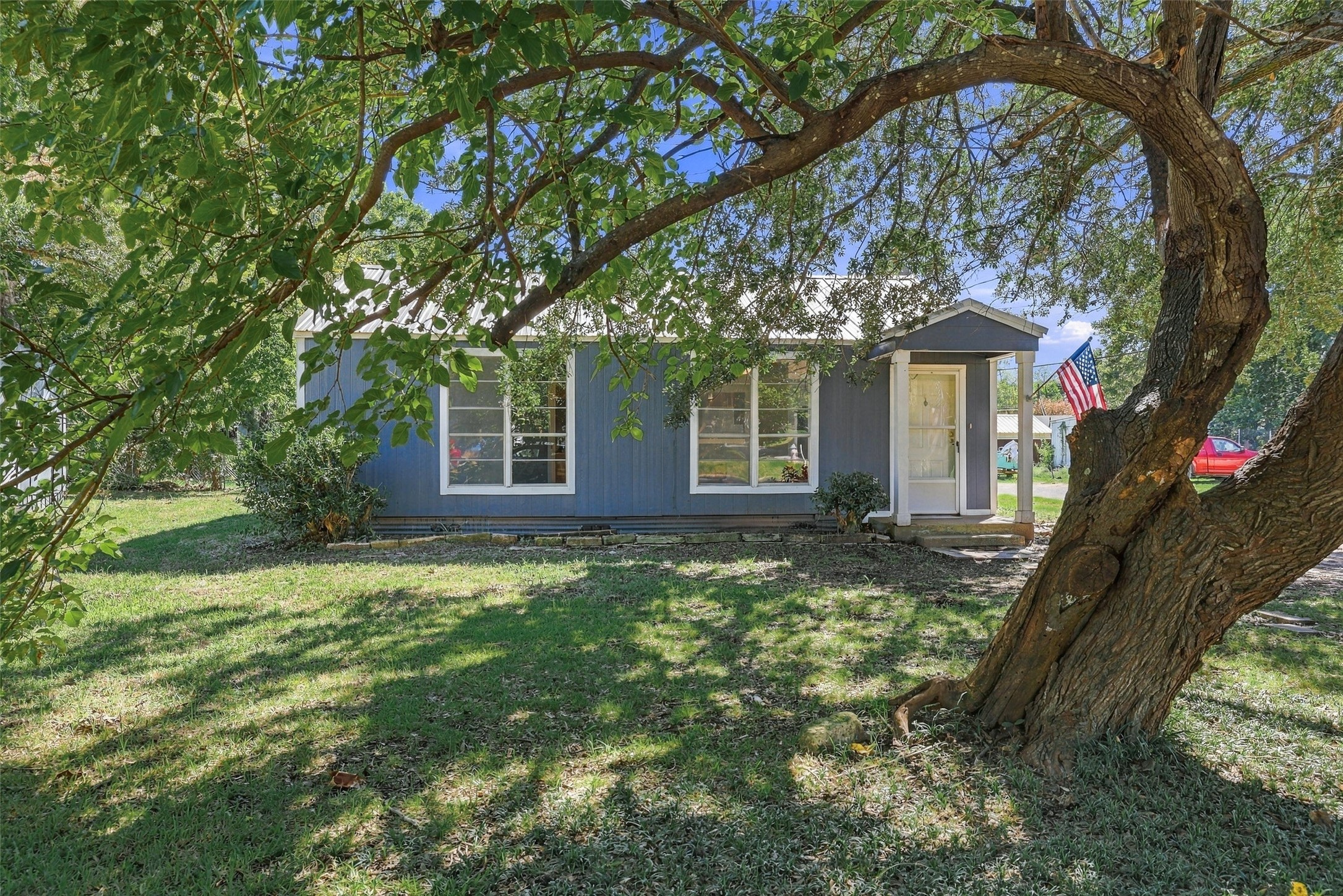 2530 W Elm Street