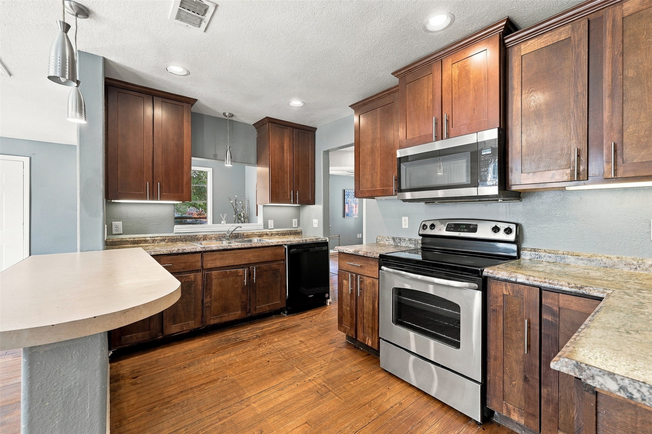 2530 W Elm Street