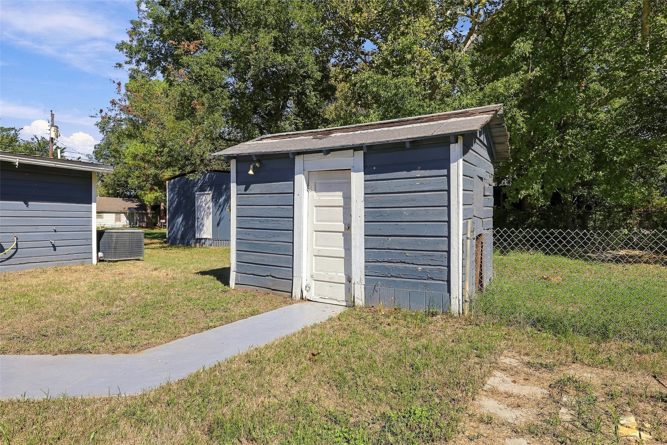 2530 W Elm Street